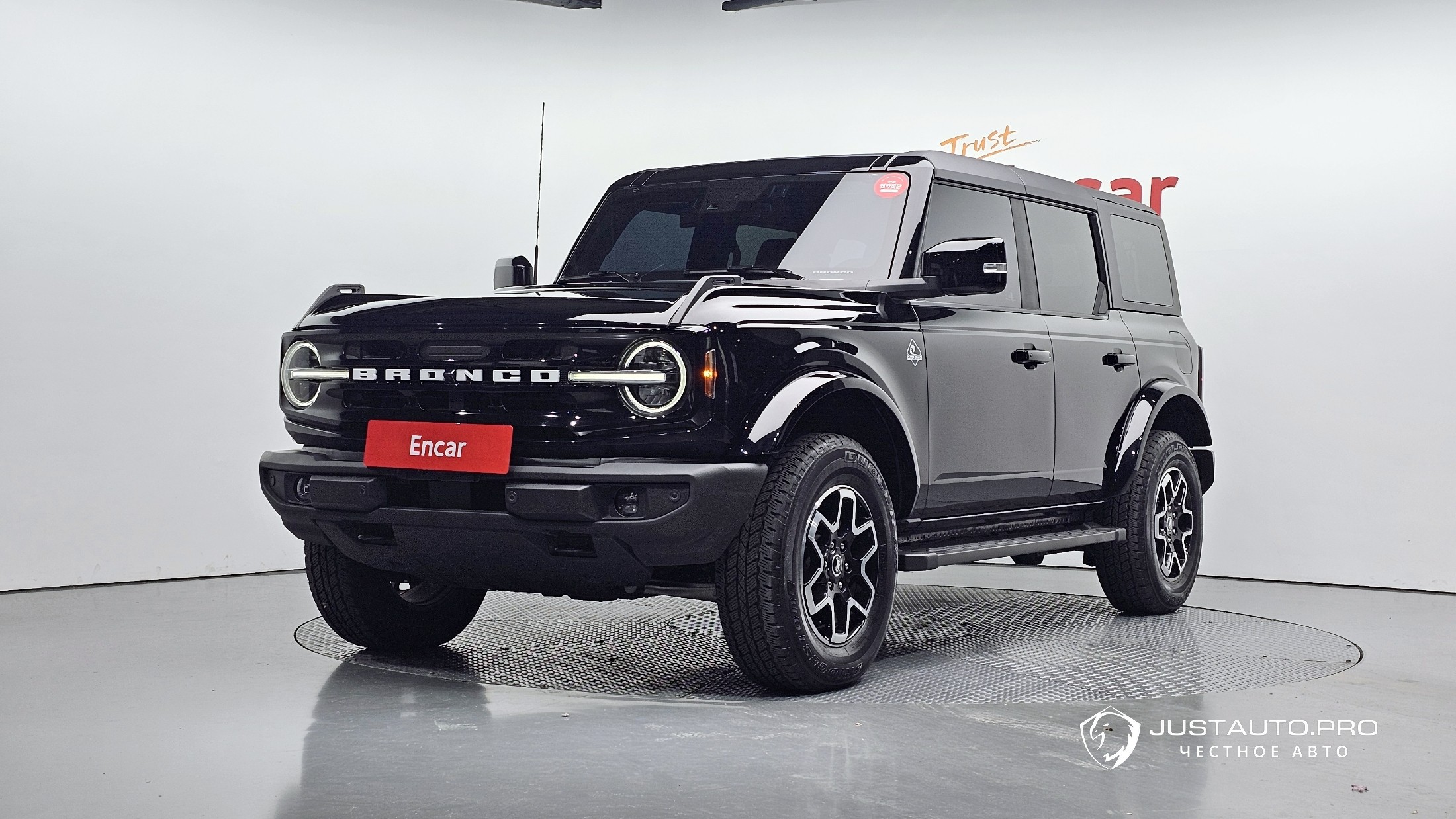 Автомобиль Ford Bronco