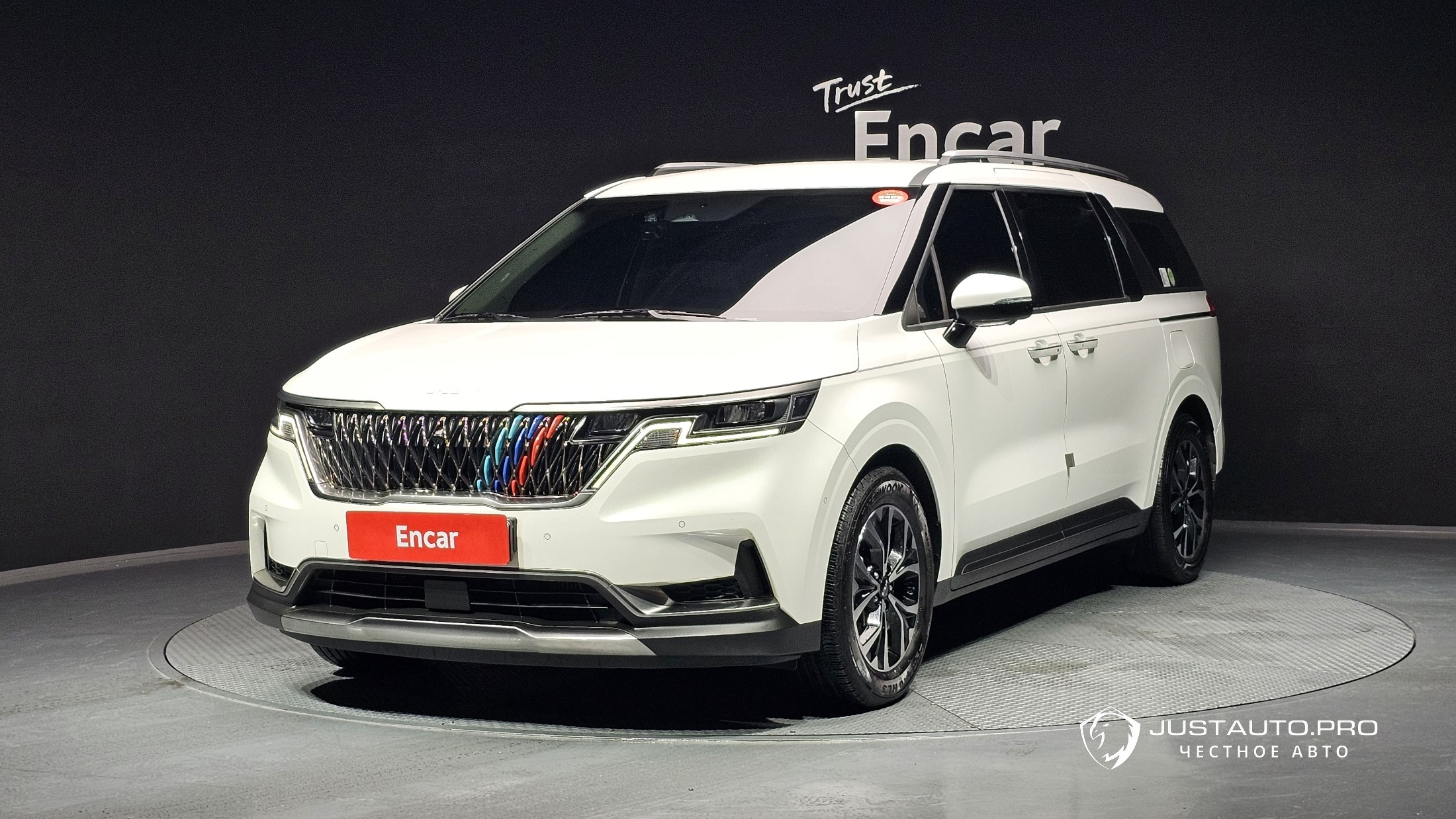 Автомобиль Kia Canival