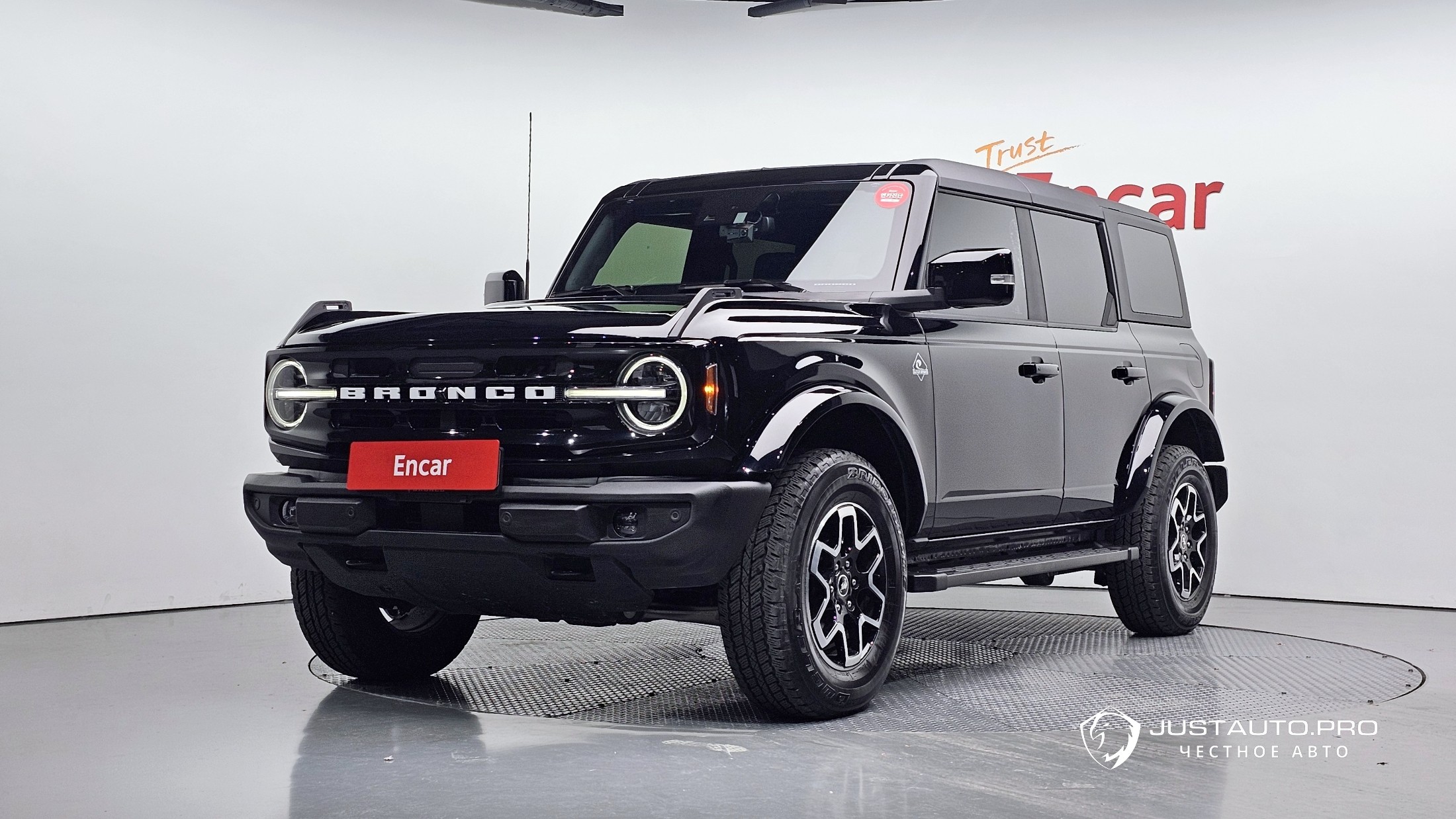 Автомобиль Ford Bronco