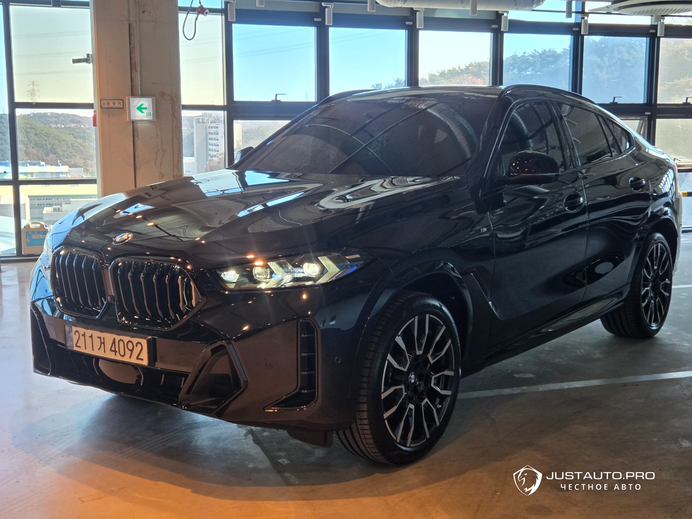 Автомобиль BMW X6