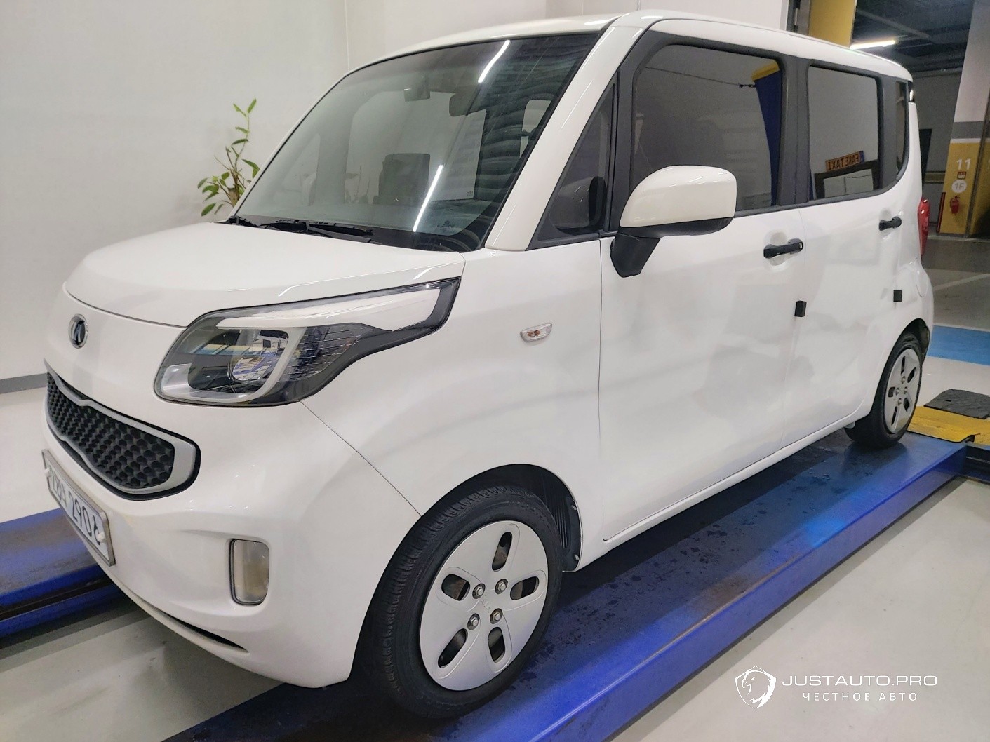 Автомобиль Kia RAY