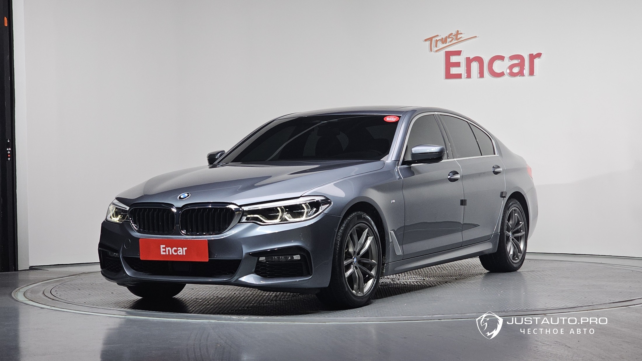 Автомобиль BMW 5-Series
