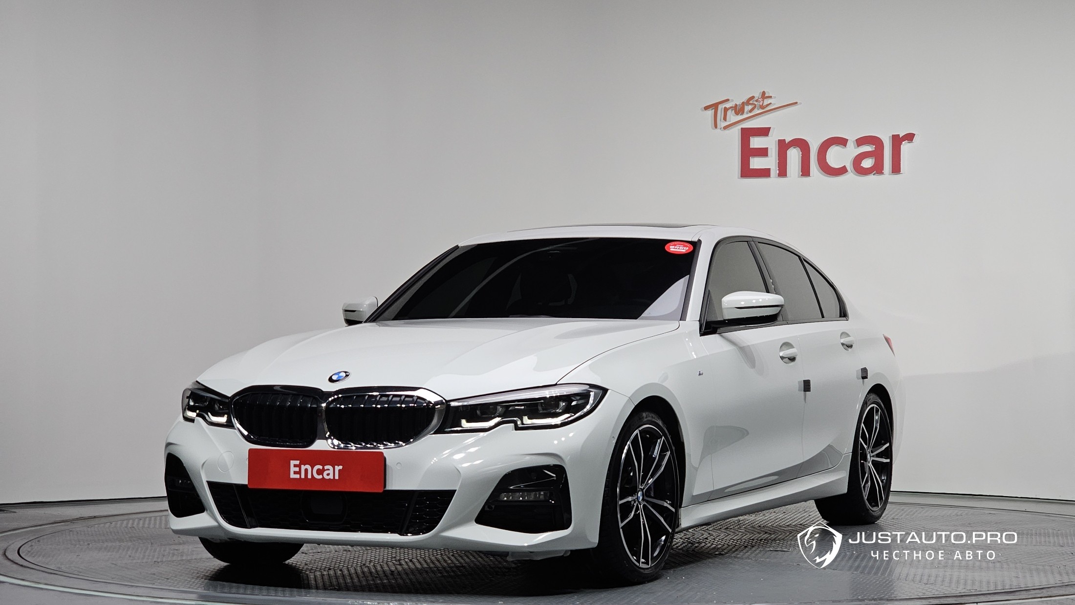 Автомобиль BMW 3-Series