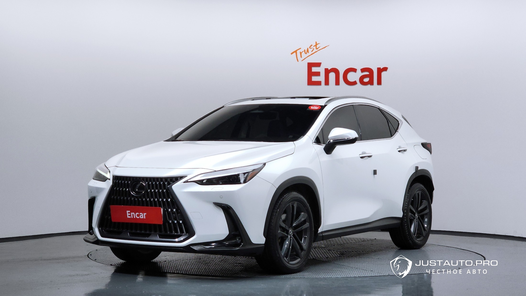 Автомобиль Lexus NX