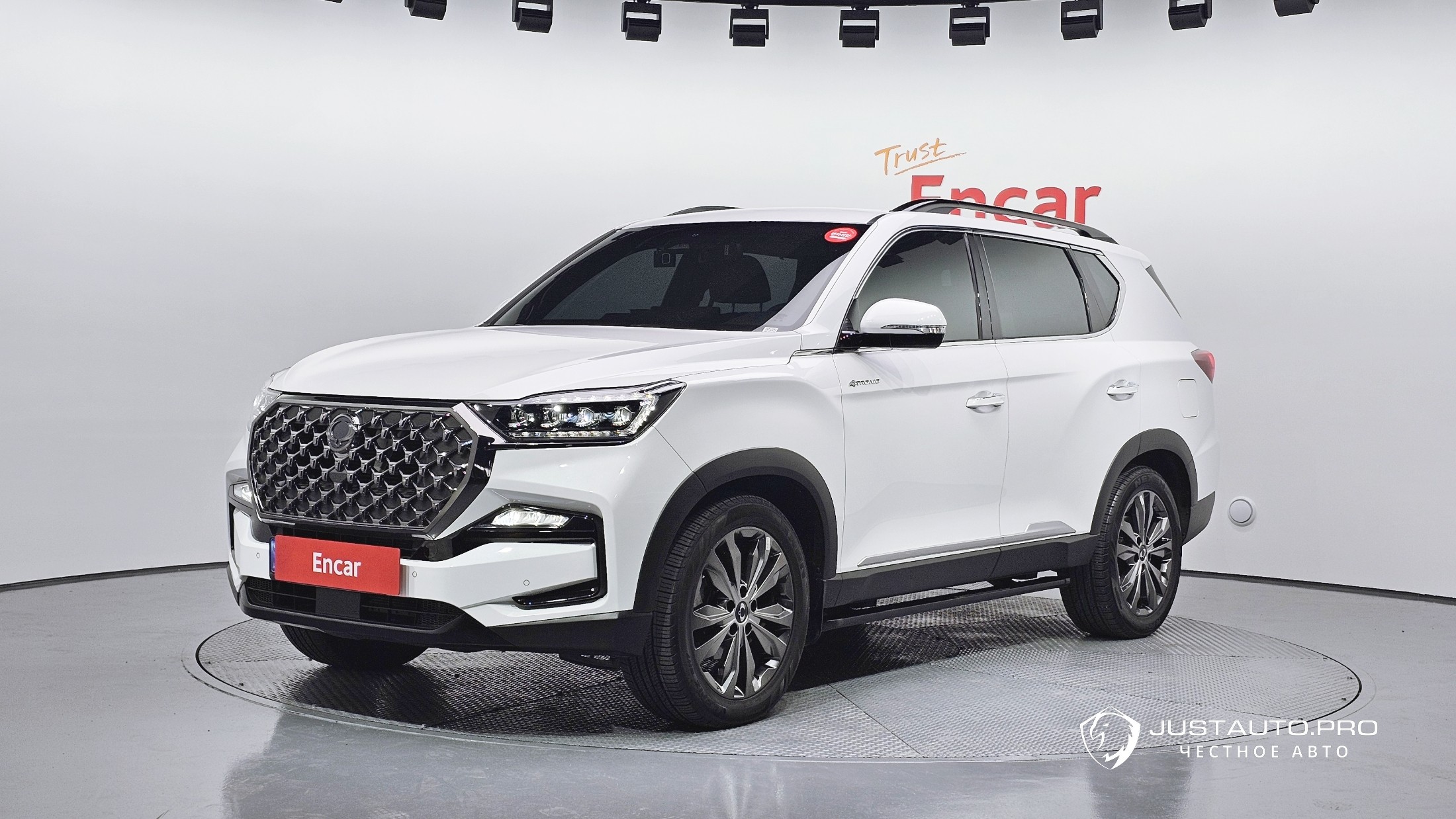 Автомобиль KG_Mobility_Ssangyong Rexton