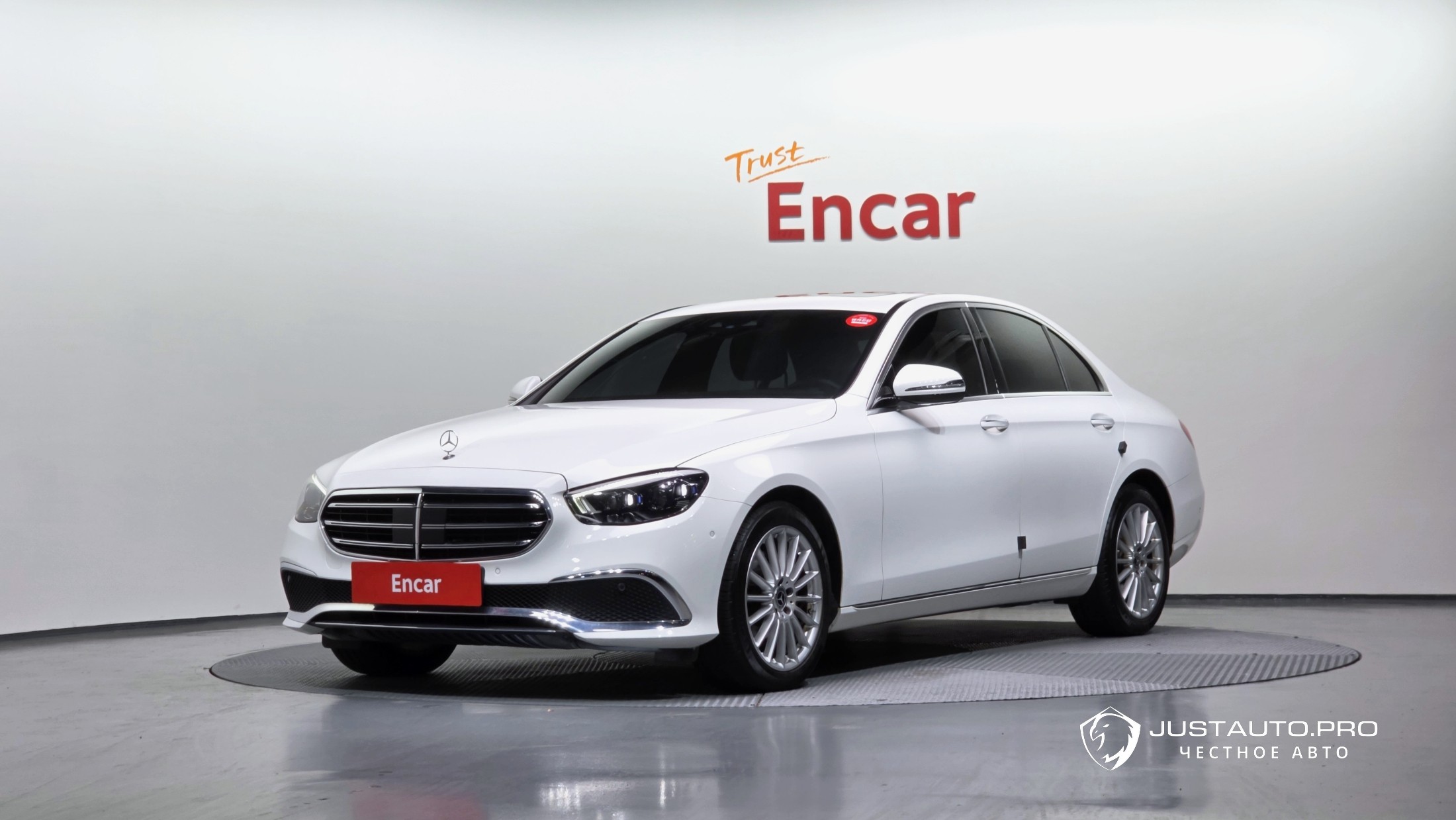 Автомобиль Mercedes-Benz E-Class