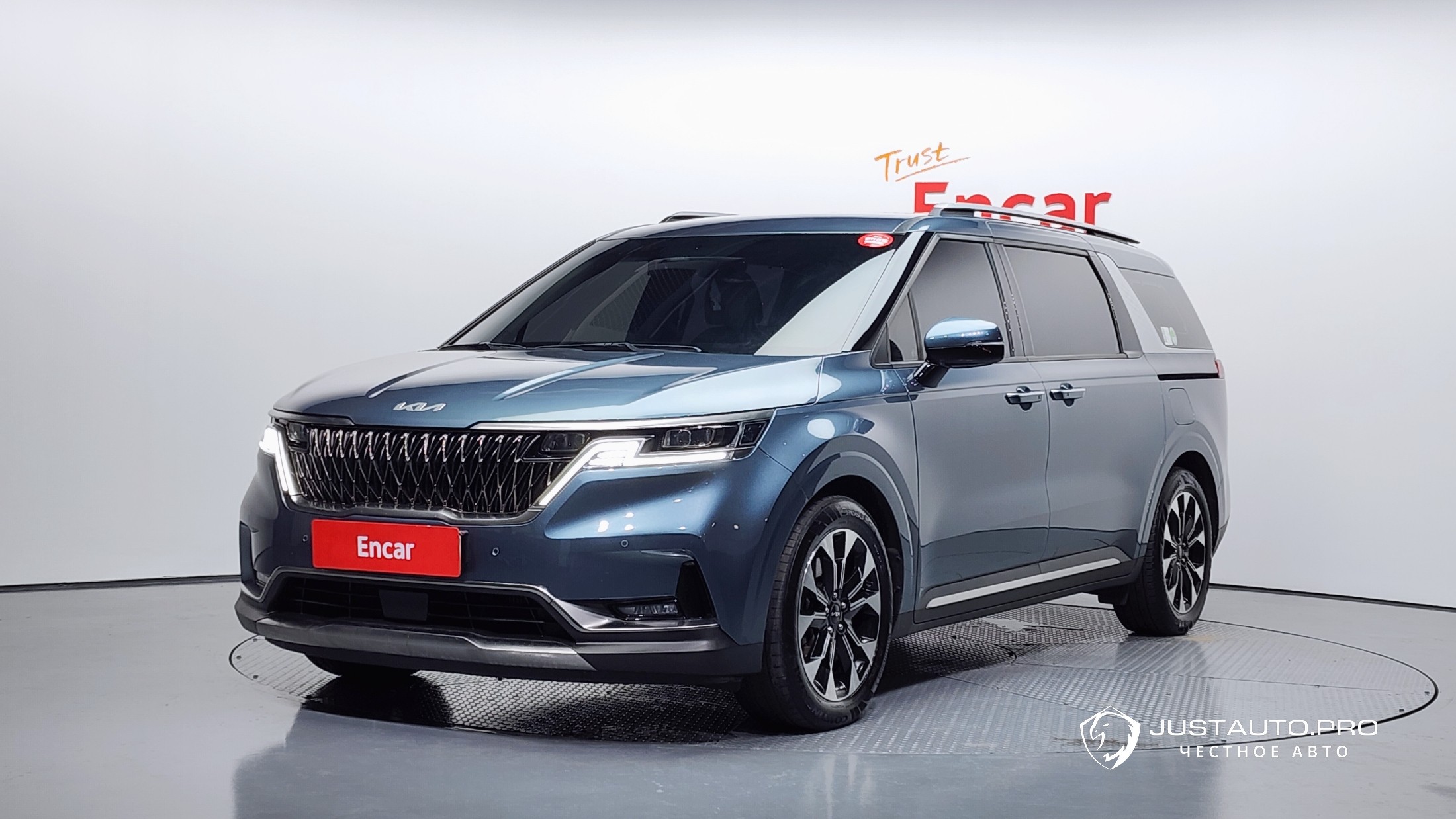 Автомобиль Kia Canival
