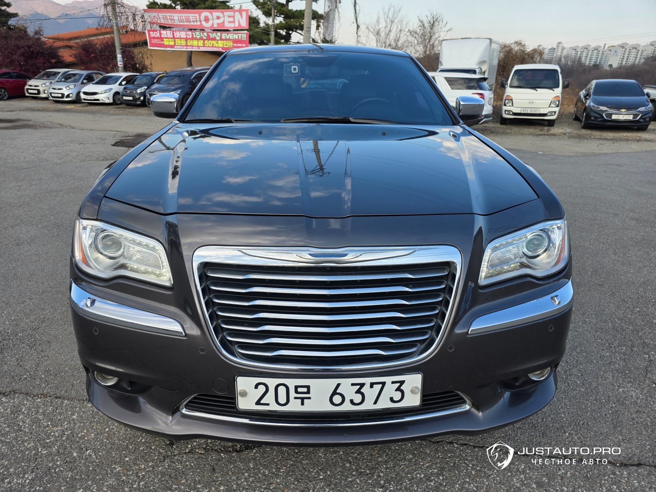 Автомобиль Chrysler 300C