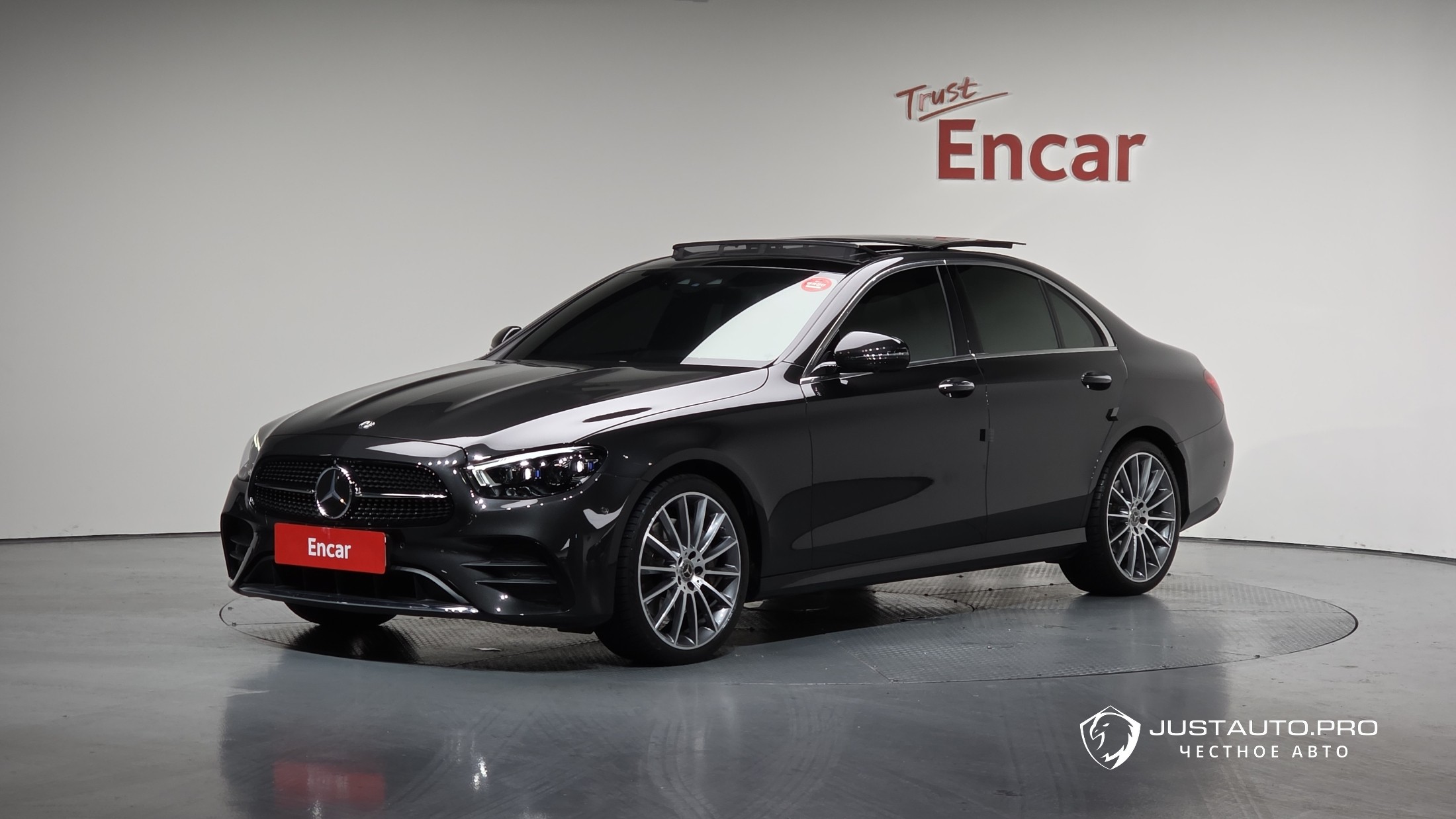 Автомобиль Mercedes-Benz E-Class