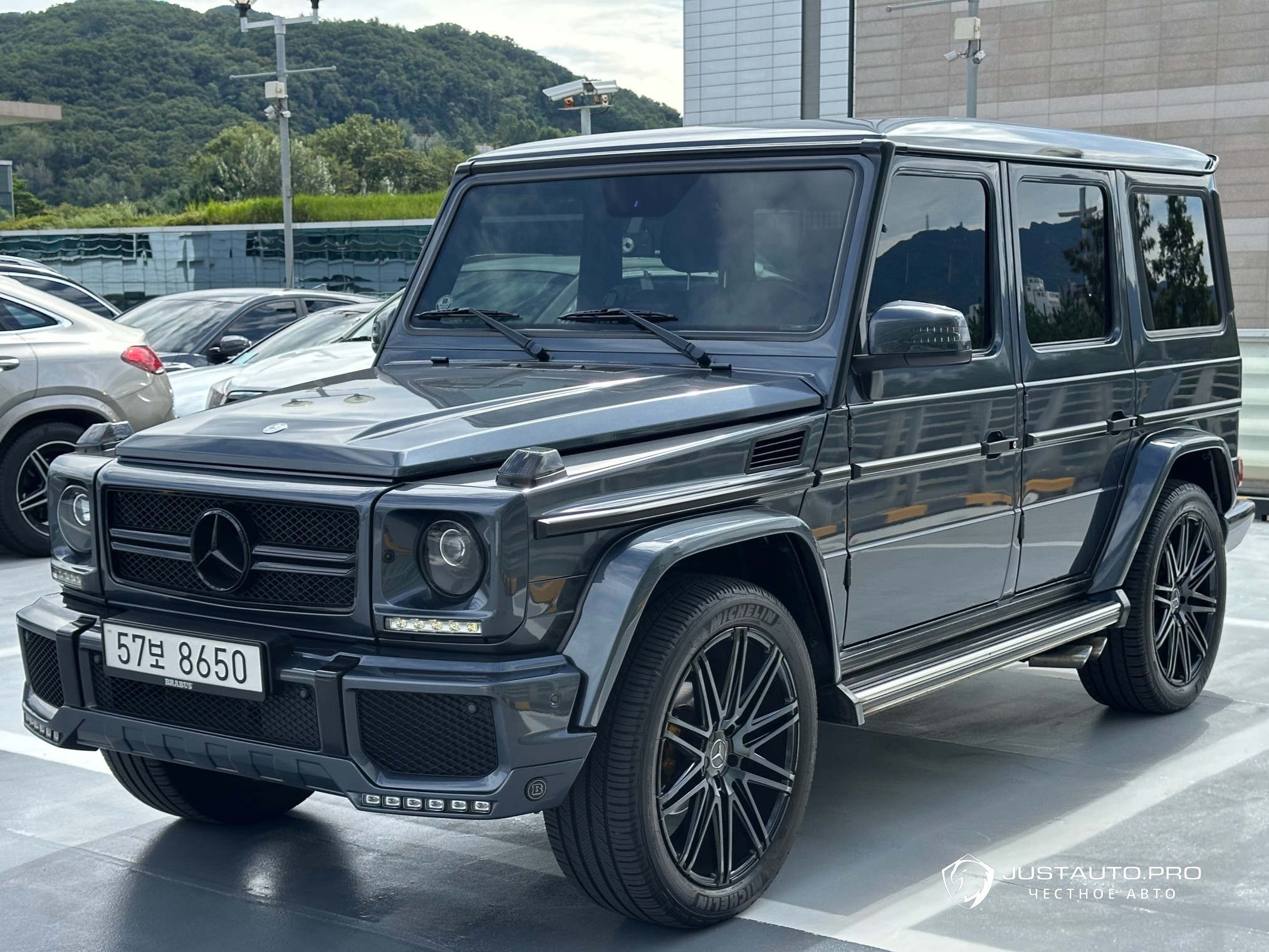 Автомобиль Mercedes-Benz G-Class