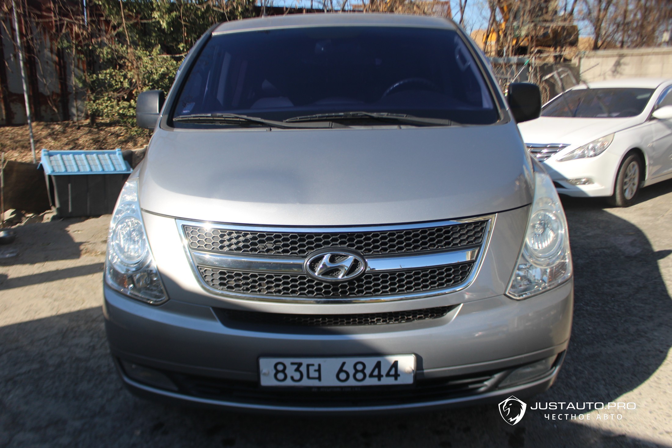 Автомобиль Hyundai Starex