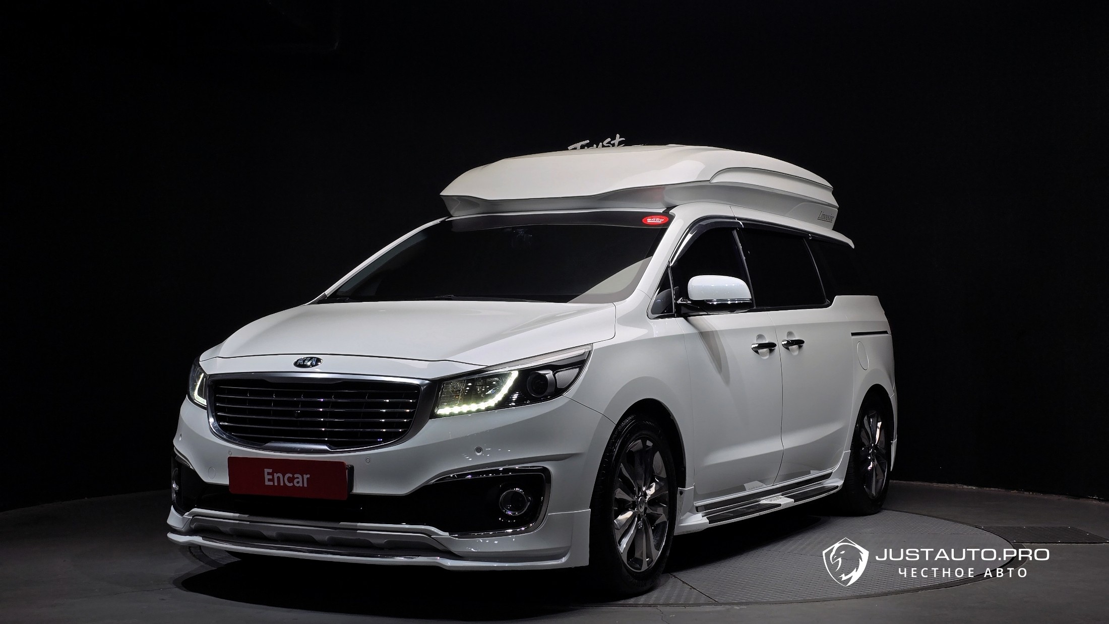 Автомобиль Kia Canival