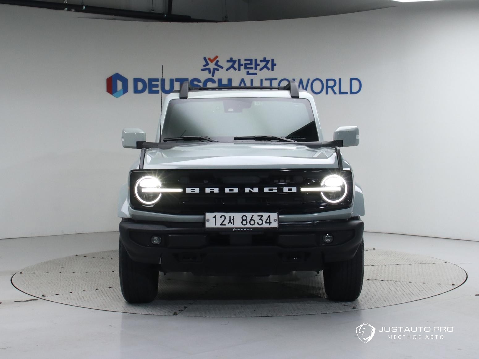 Автомобиль Ford Bronco