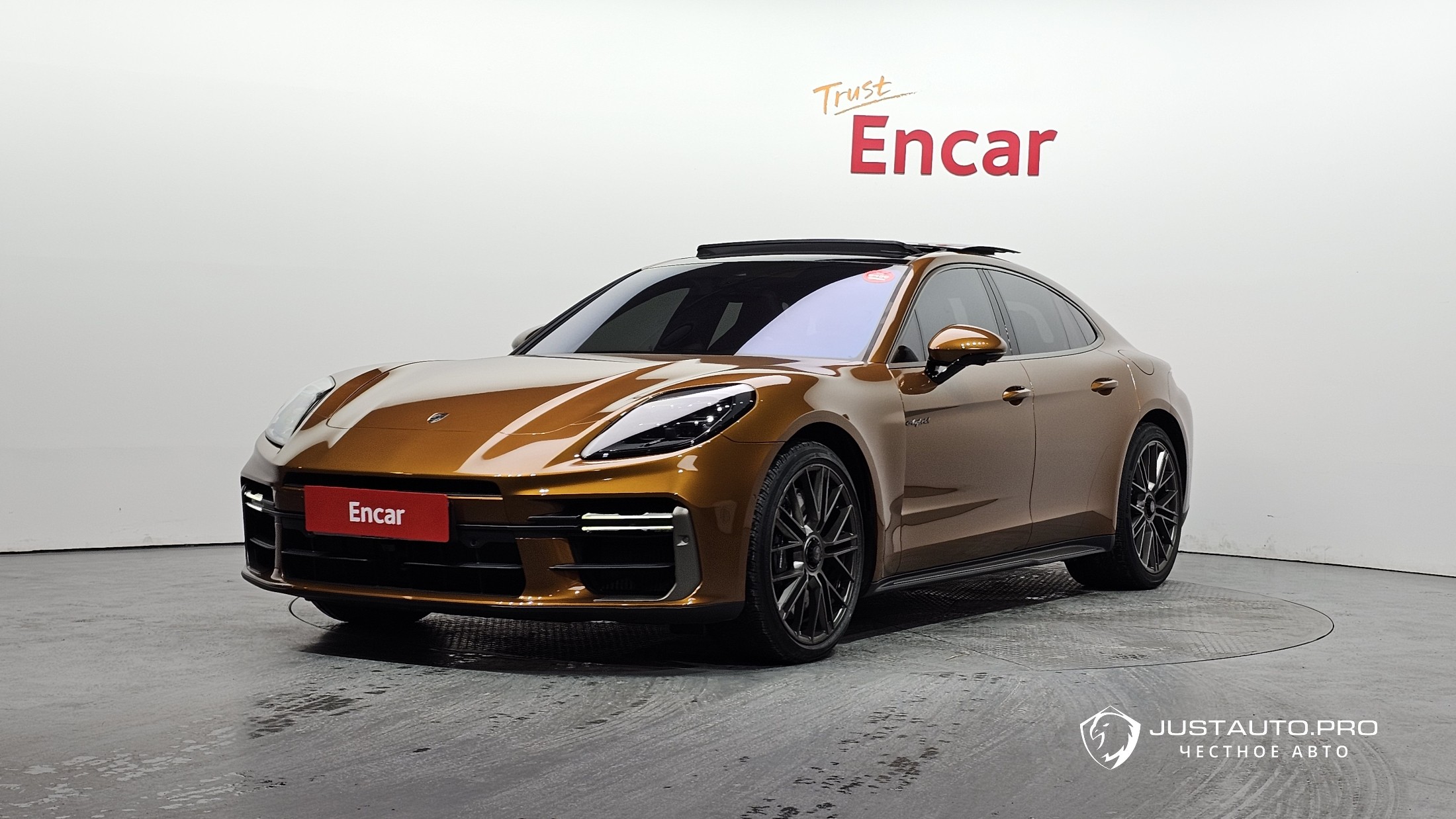 Автомобиль Porsche Panamera