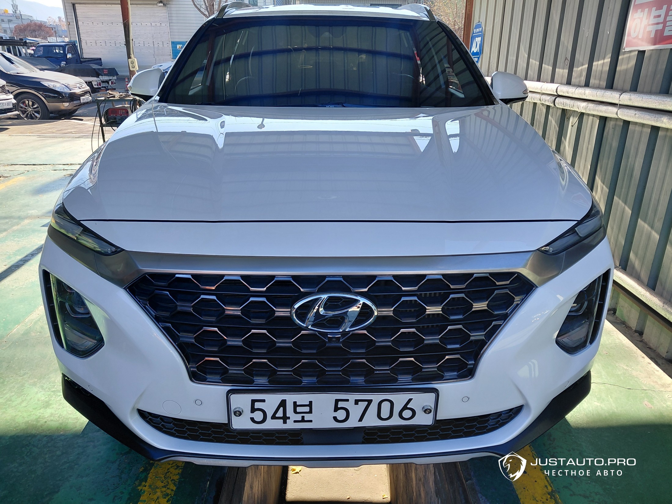 Автомобиль Hyundai Santafe