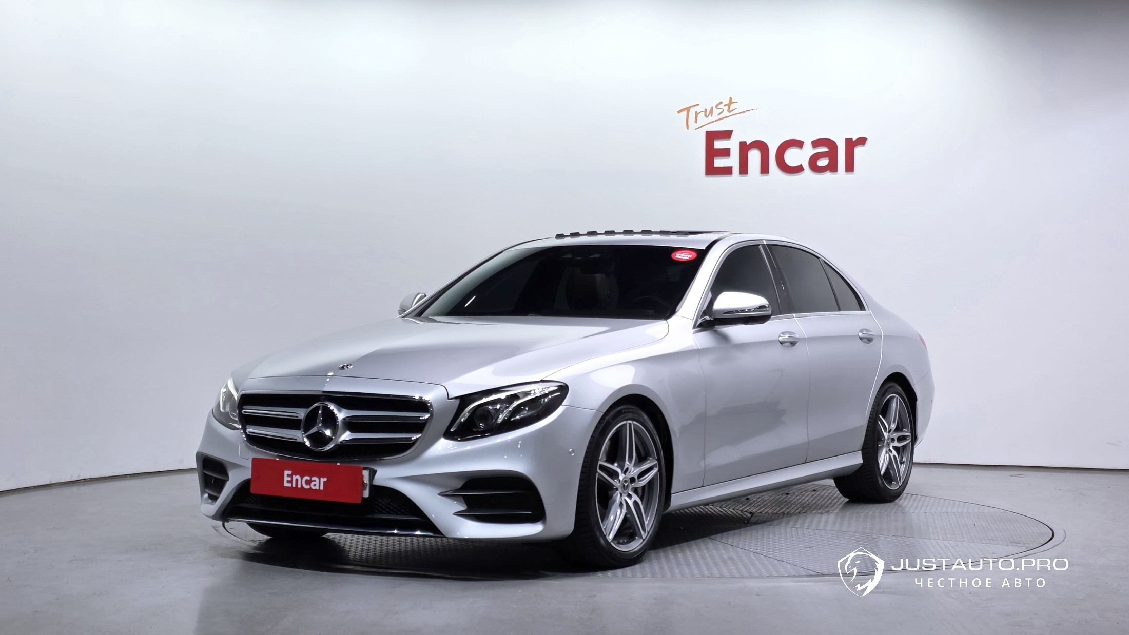 Автомобиль Mercedes-Benz E-Class