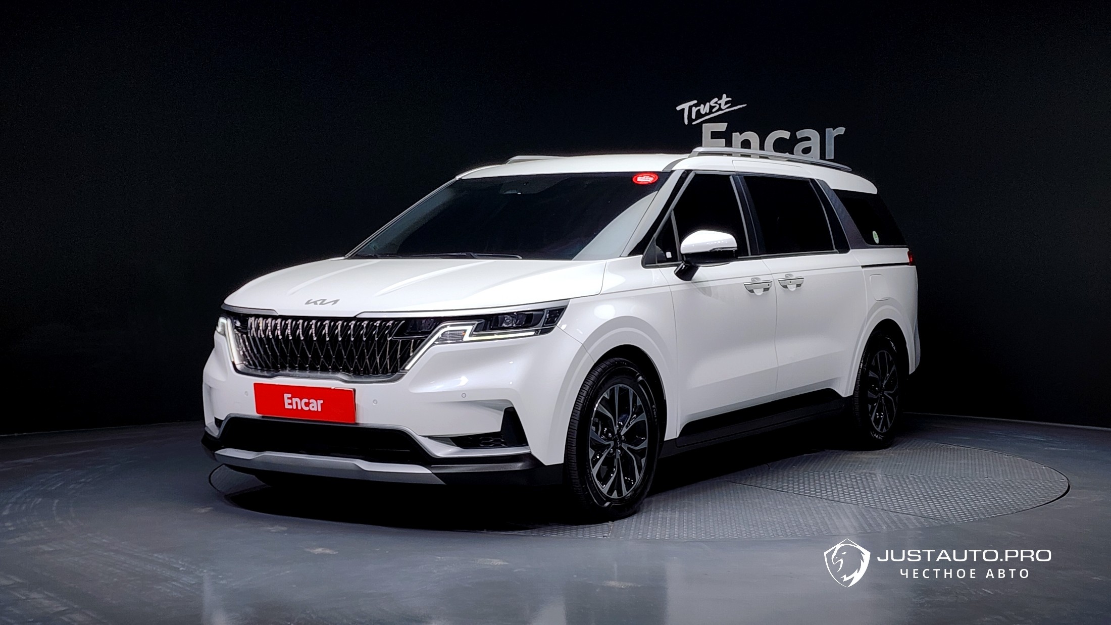 Автомобиль Kia Canival