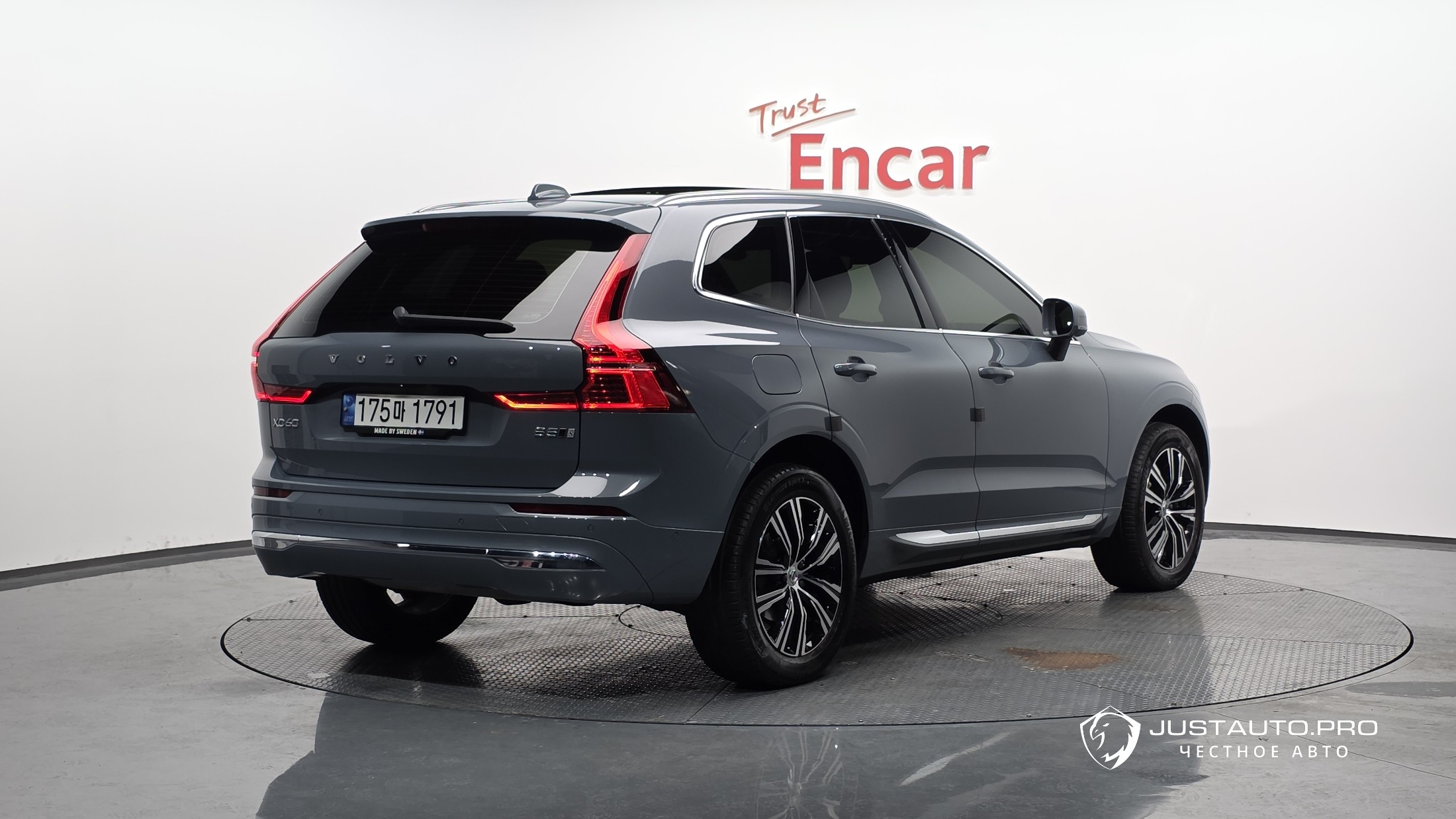 Автомобиль Volvo XC60