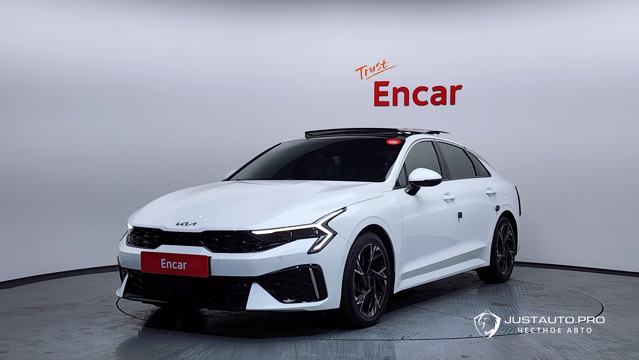 Автомобиль Kia K5