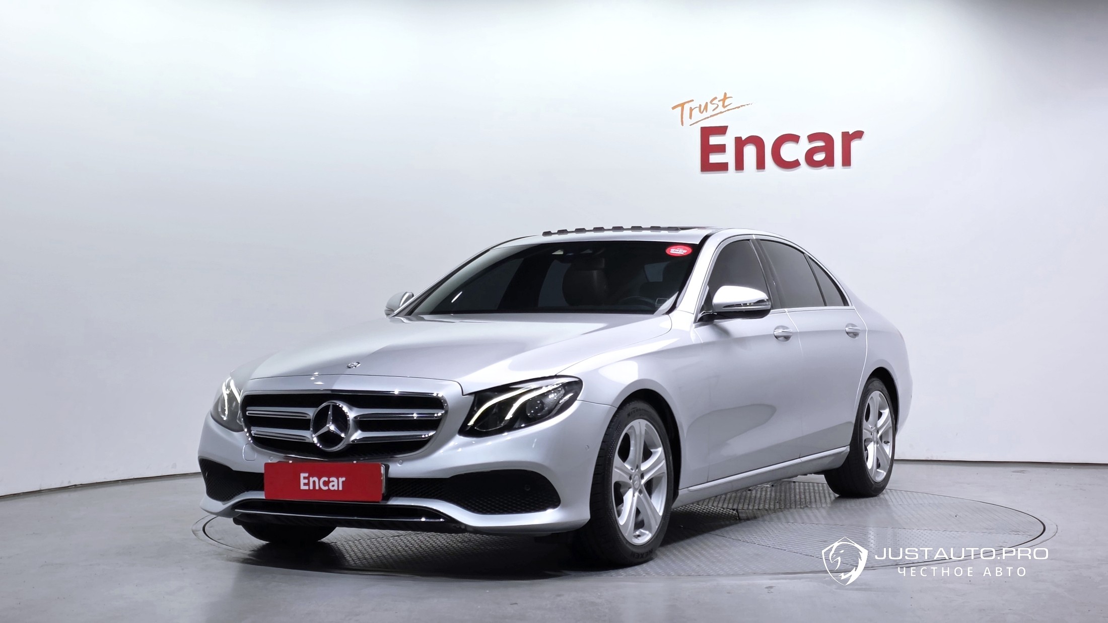 Автомобиль Mercedes-Benz E-Class