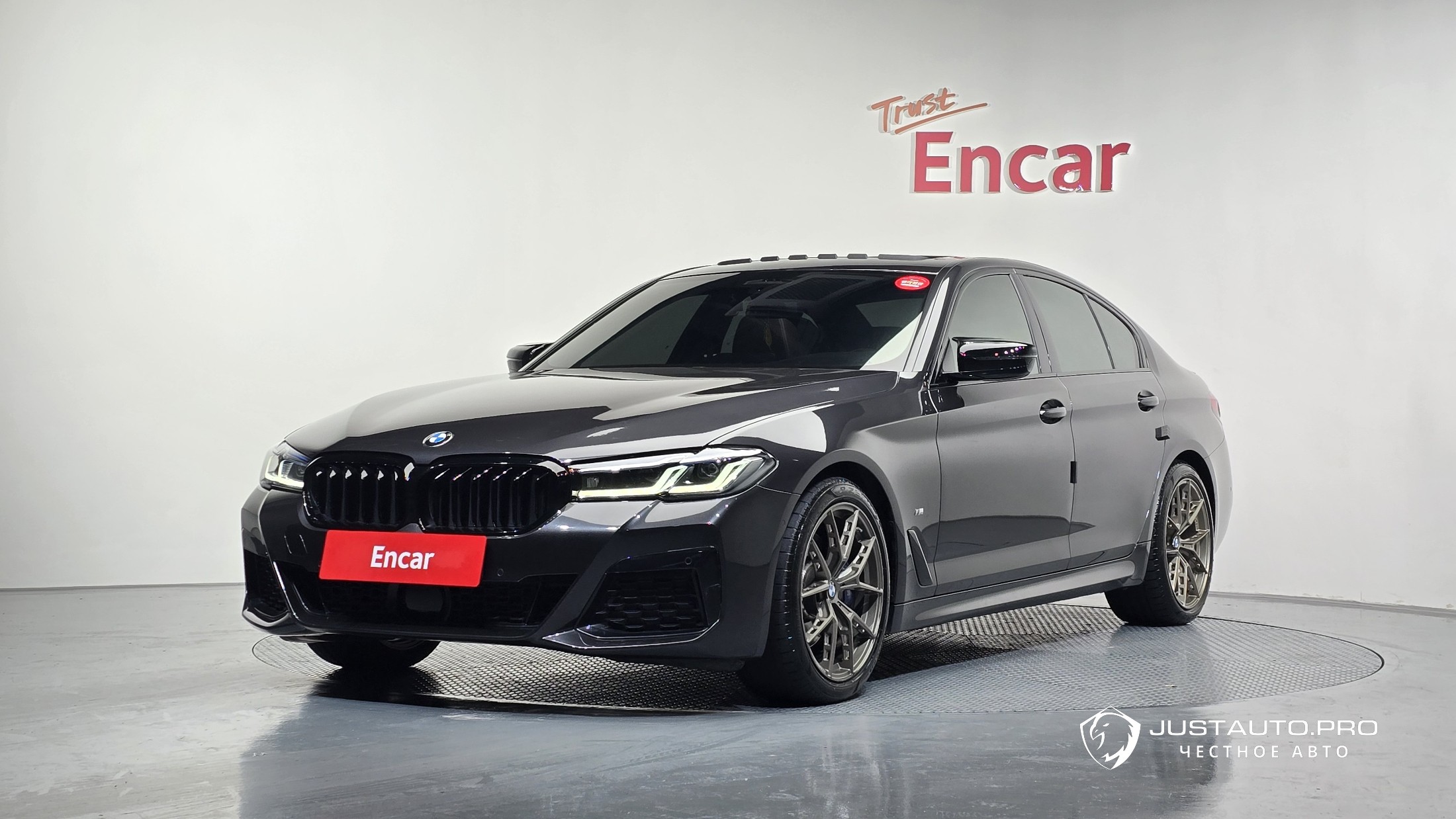 Автомобиль BMW 5-Series