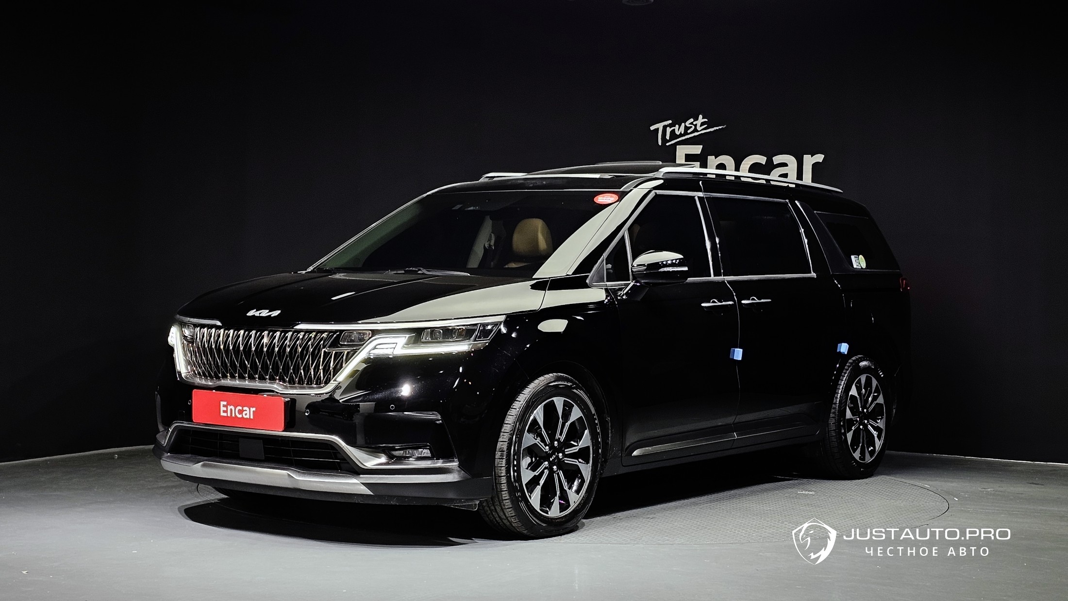 Автомобиль Kia Canival