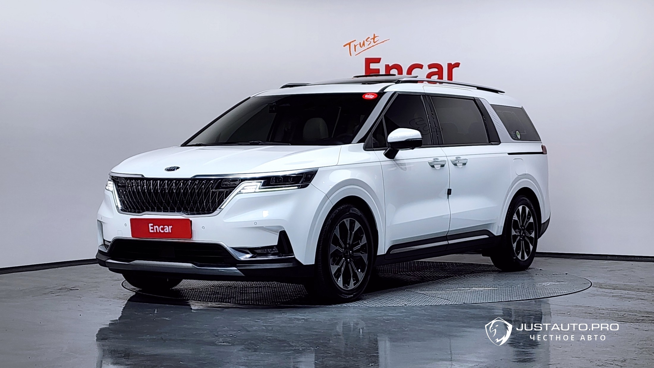 Автомобиль Kia Canival