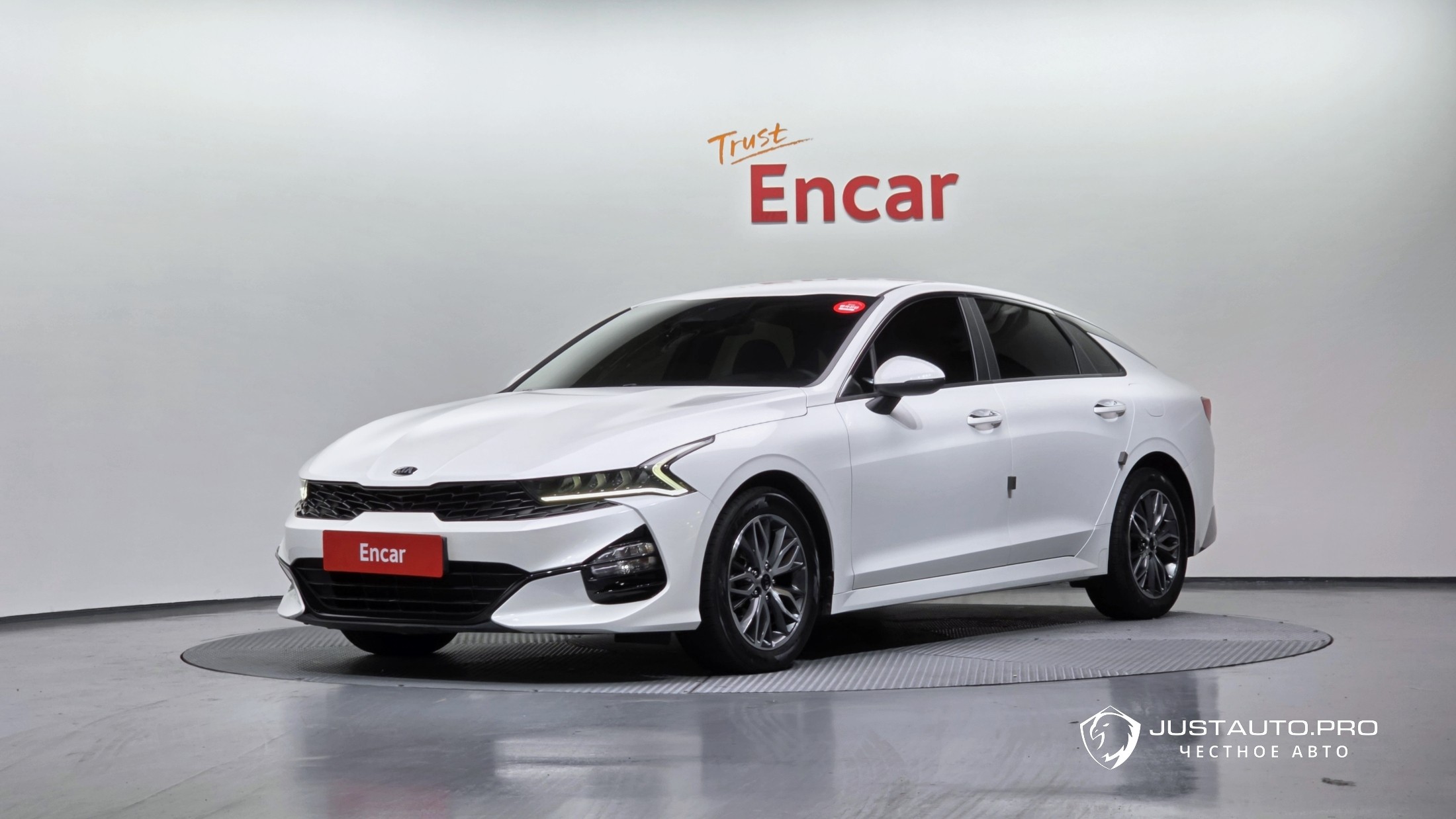 Автомобиль Kia K5