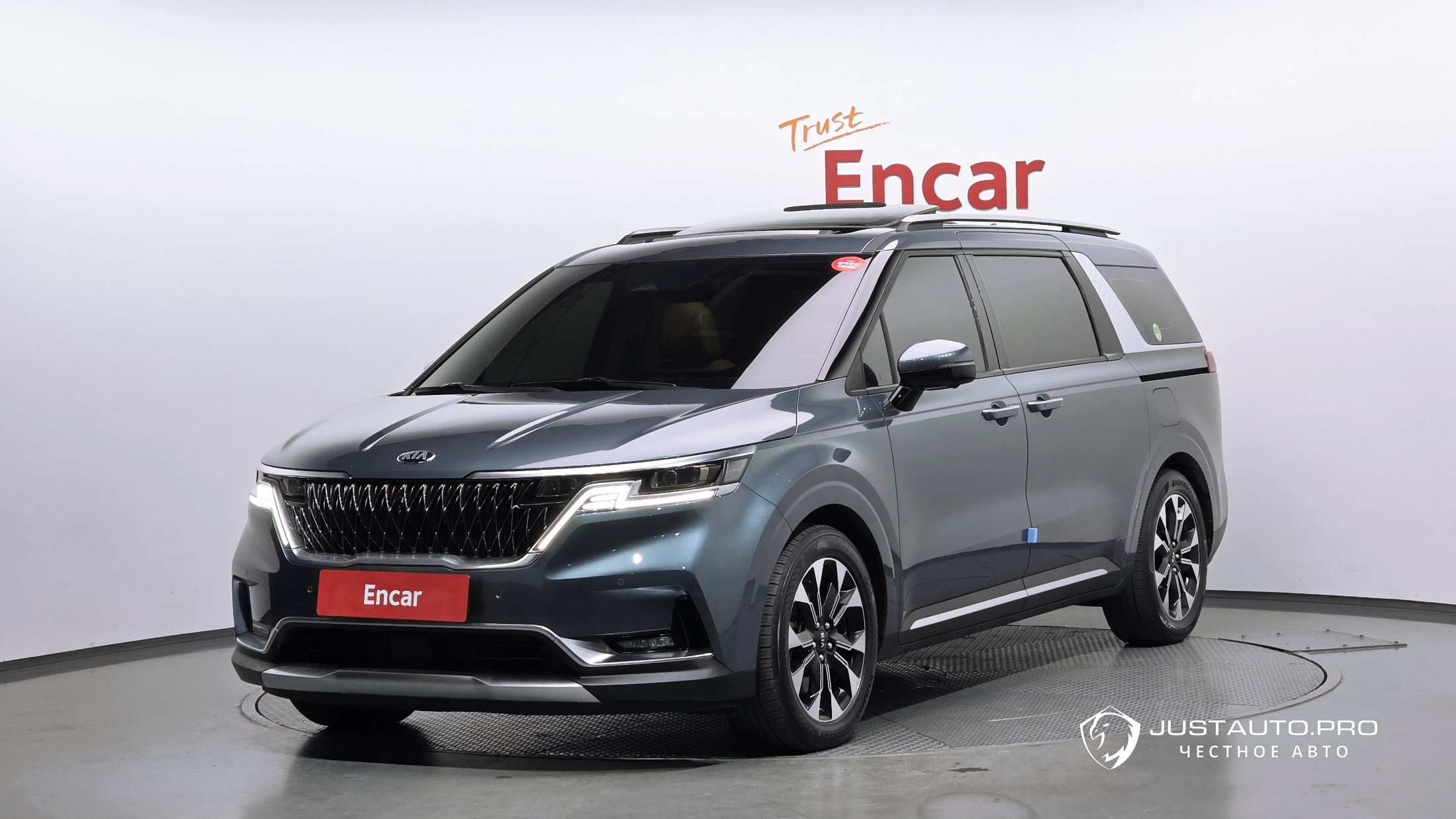 Автомобиль Kia Canival