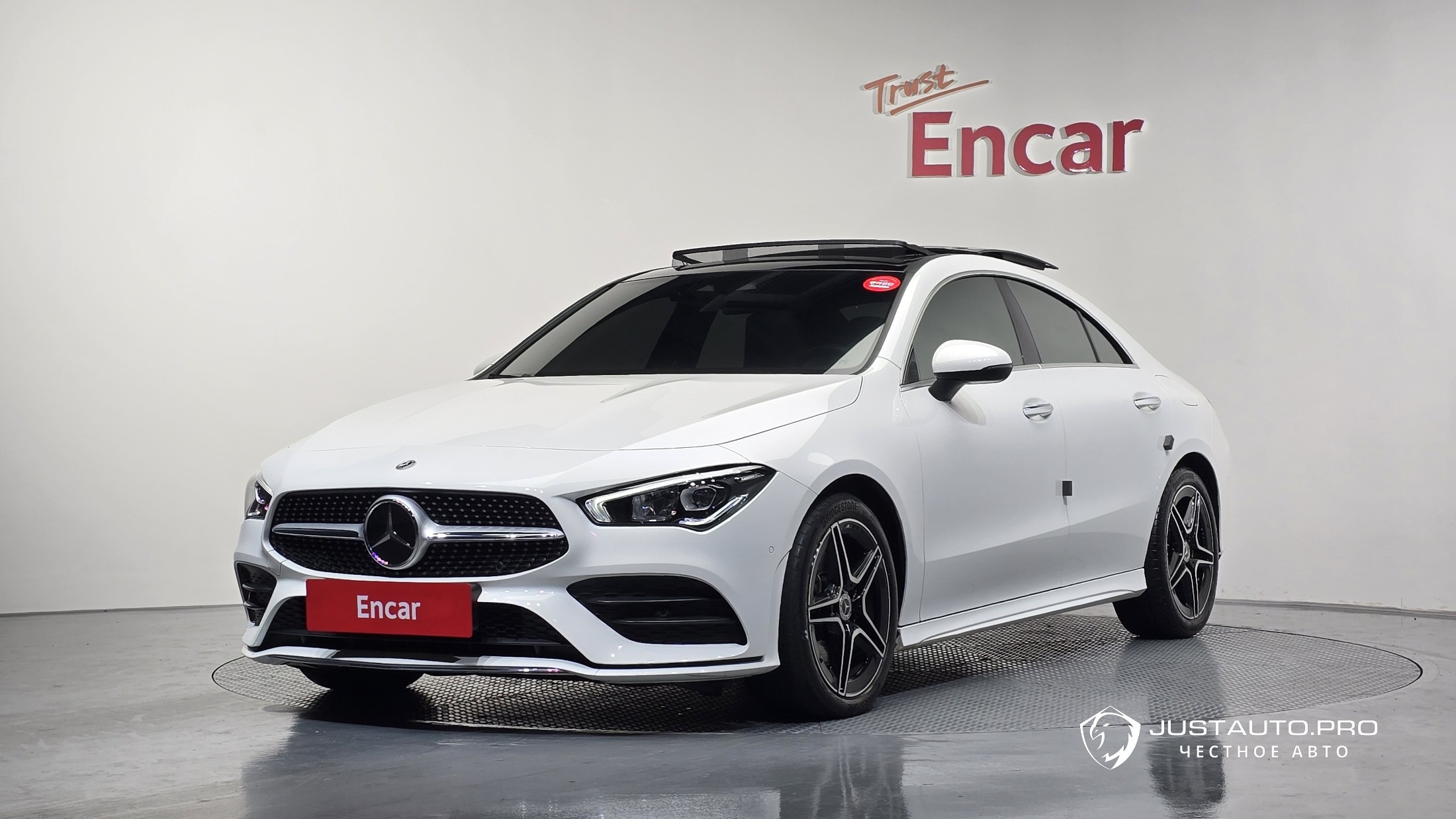 Автомобиль Mercedes-Benz CLA-Class