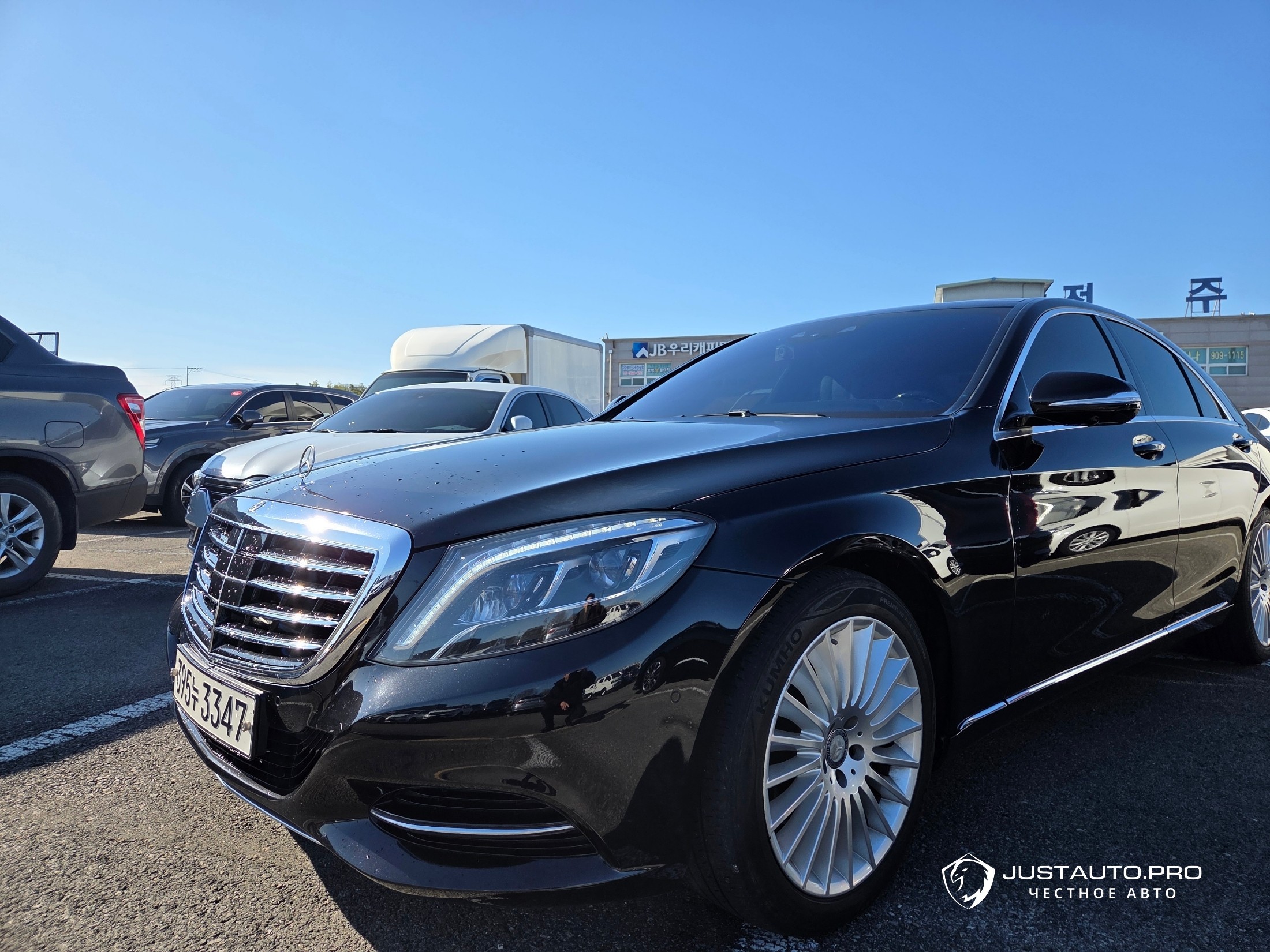Автомобиль Mercedes-Benz S-Class