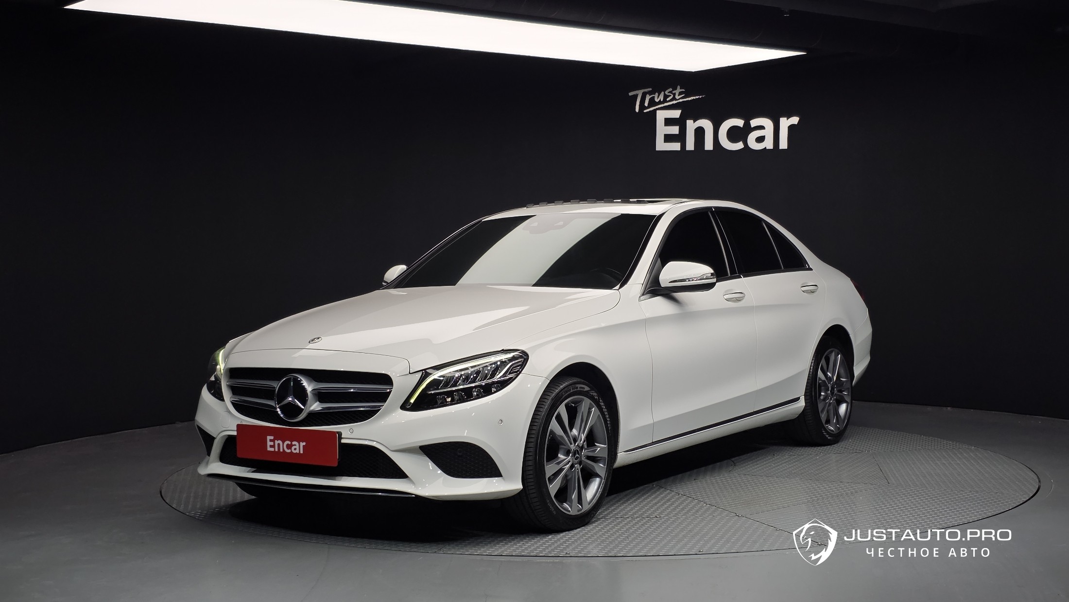 Автомобиль Mercedes-Benz C-Class