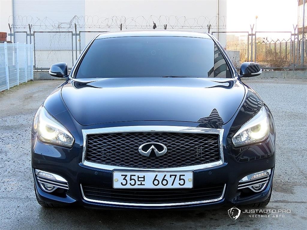 Автомобиль Infiniti Q70