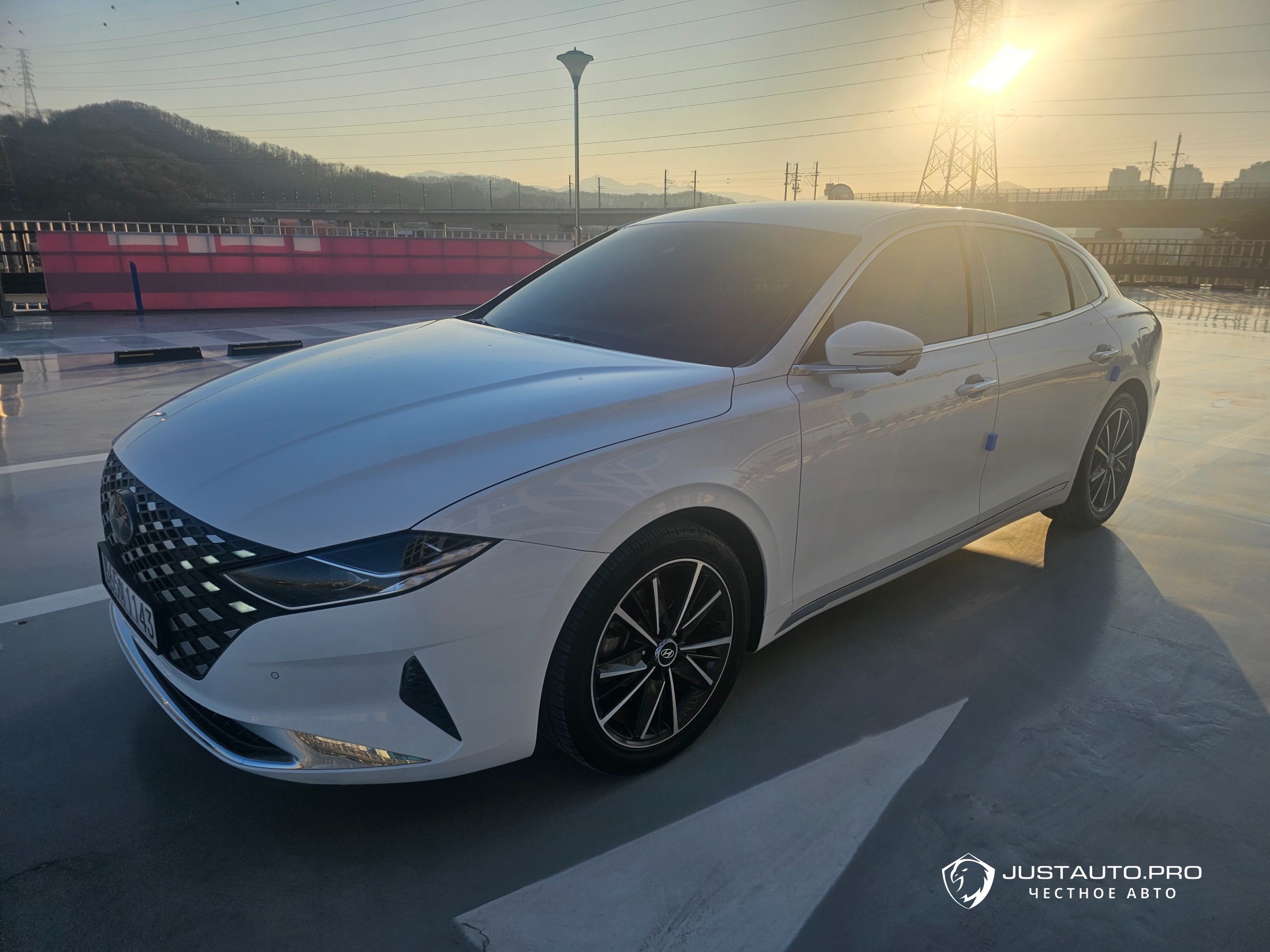 Автомобиль Hyundai Grandeur