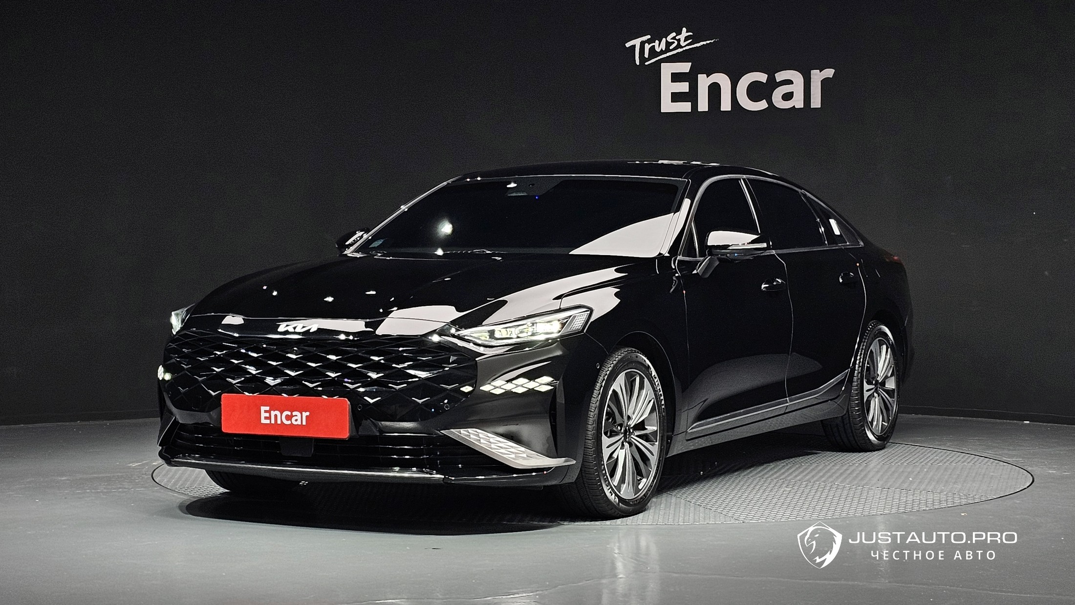 Автомобиль Kia K8