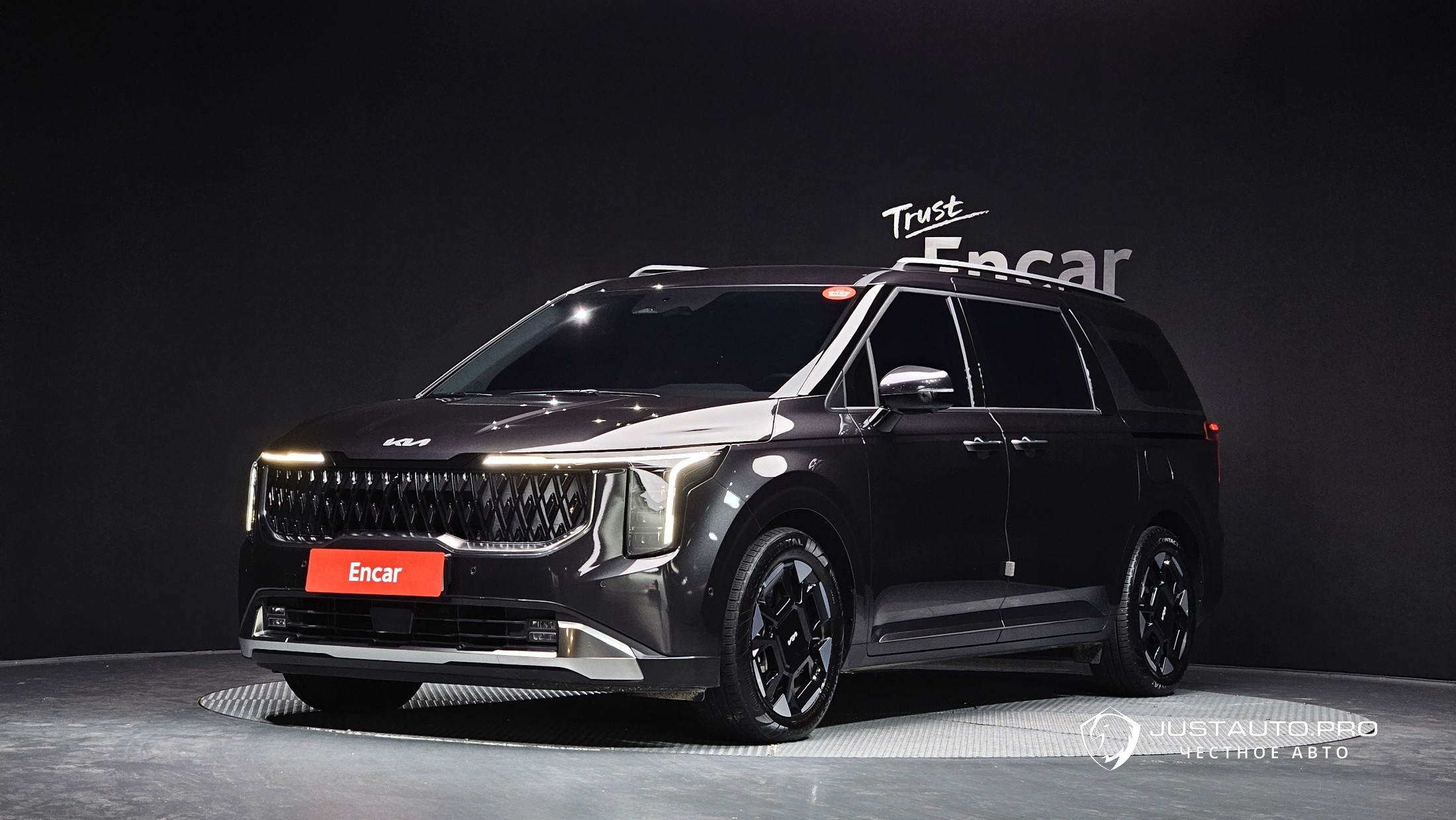 Автомобиль Kia Canival