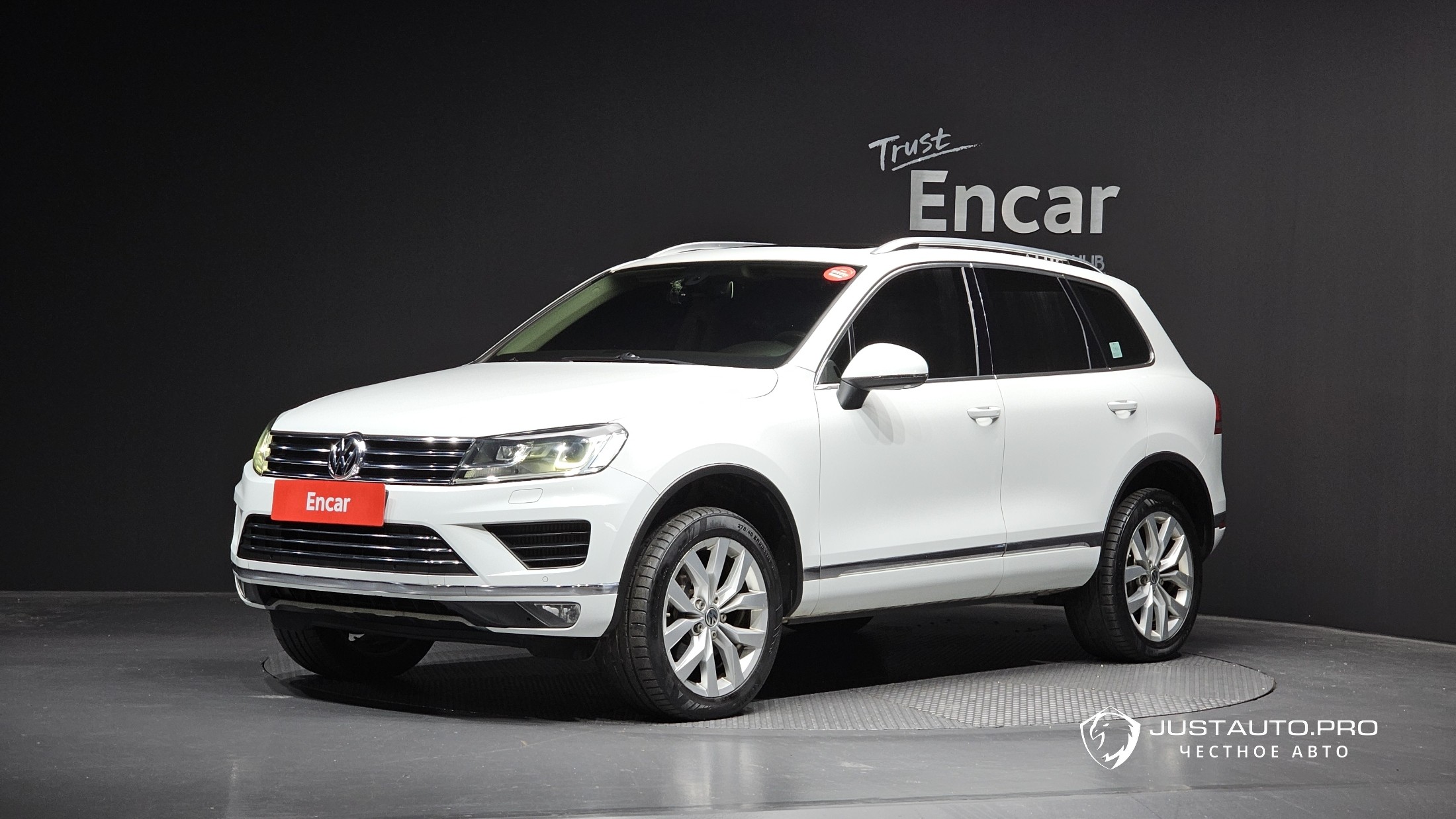 Автомобиль Volkswagen Touareg