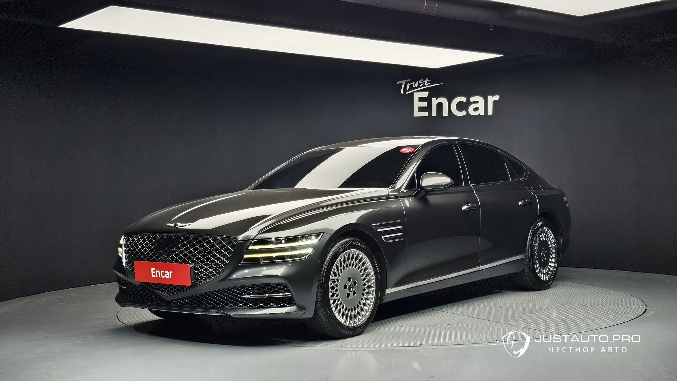 Автомобиль Genesis G80