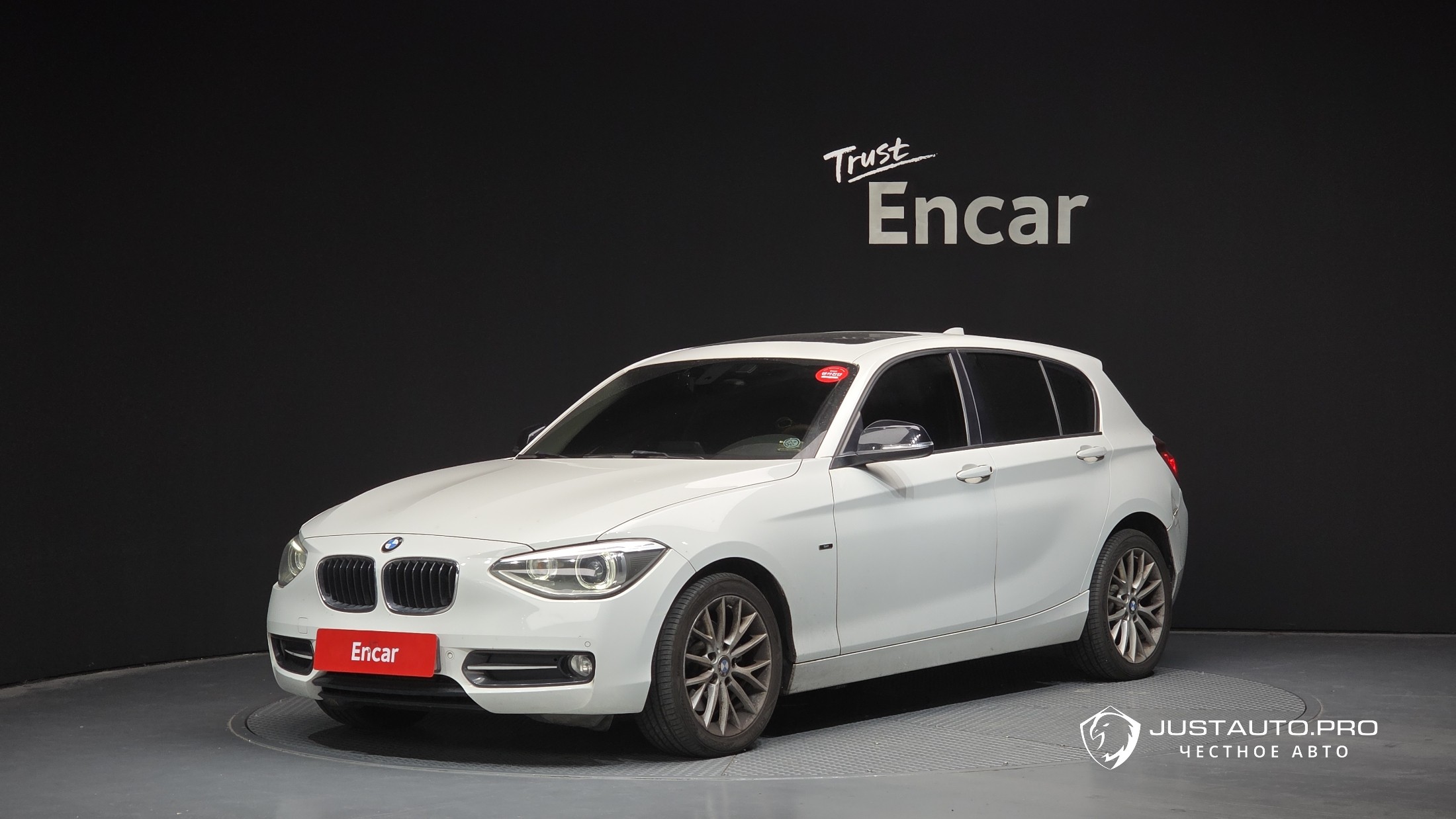 Автомобиль BMW 1-Series