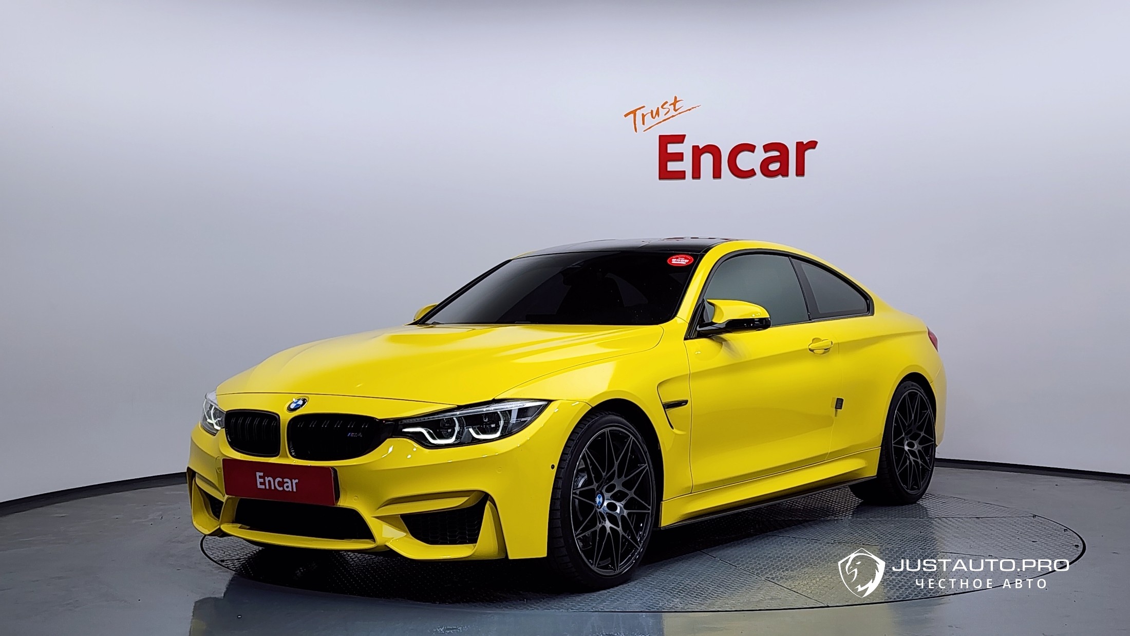 Автомобиль BMW M4