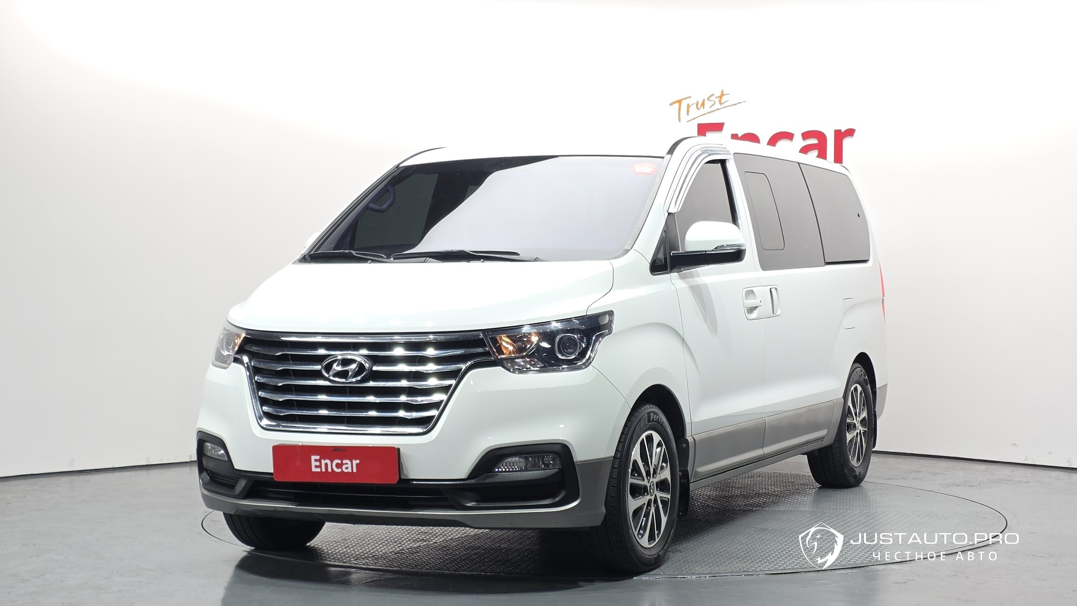 Автомобиль Hyundai Starex