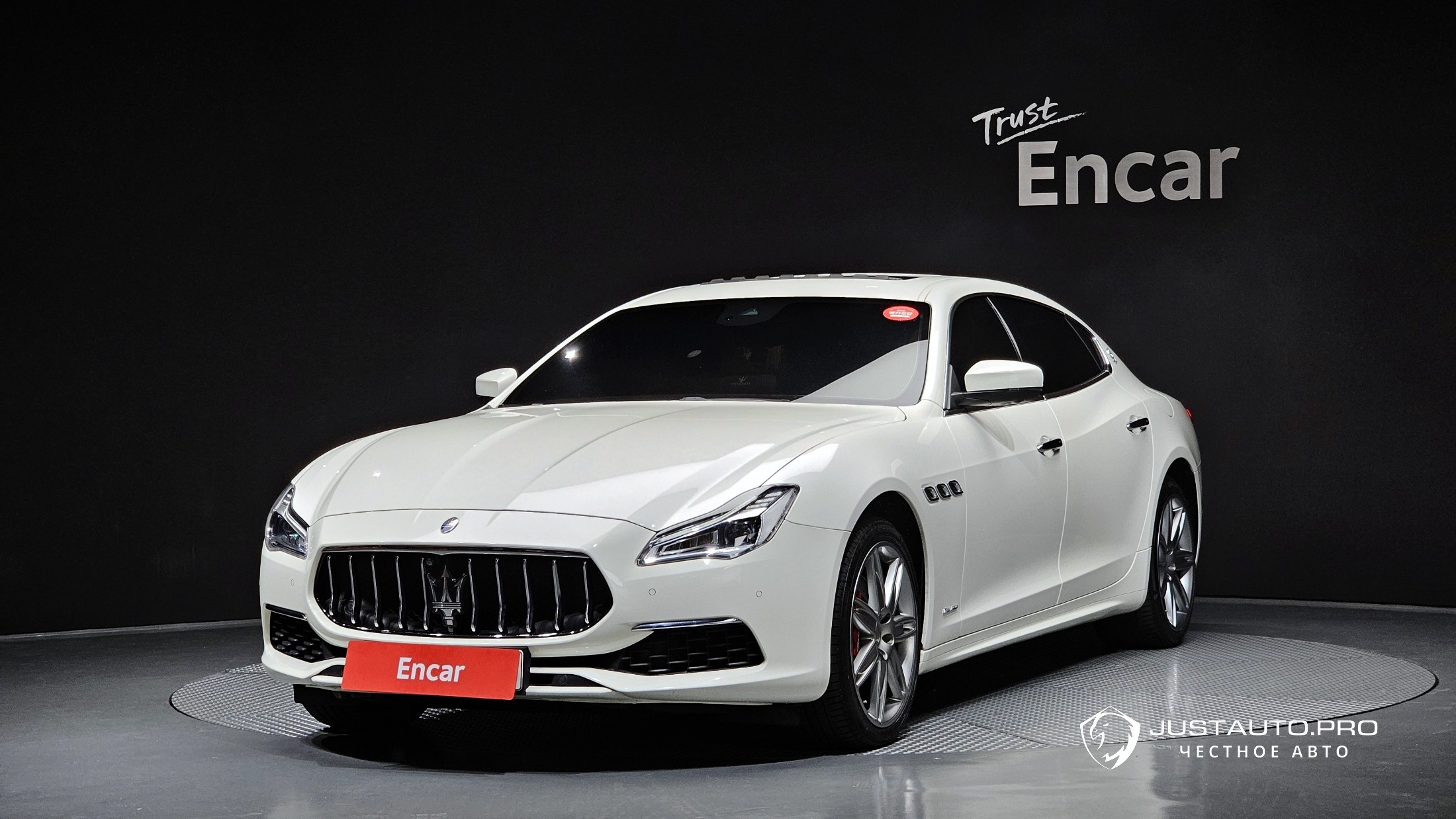 Автомобиль Maserati Quattroporte