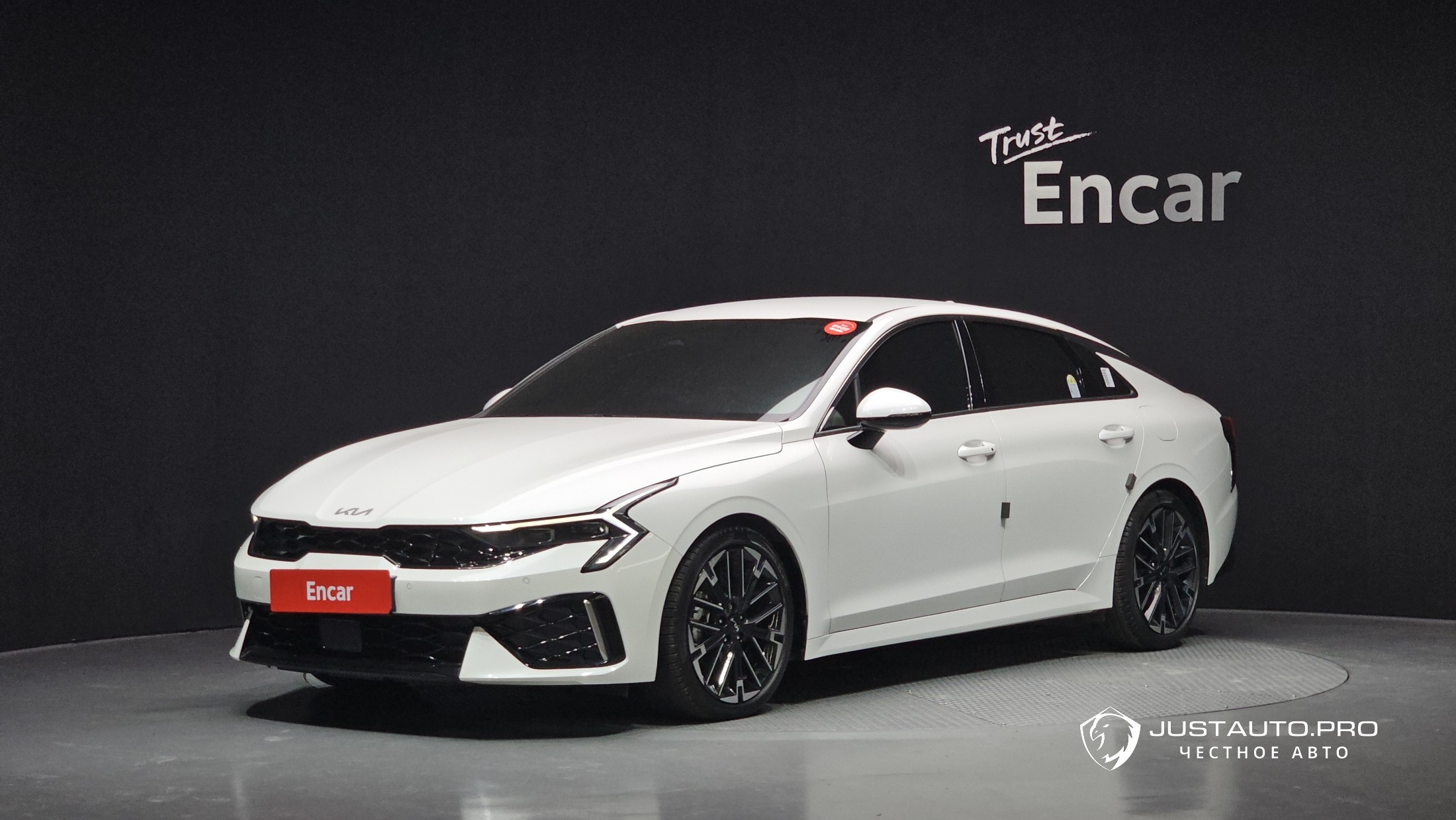 Автомобиль Kia K5