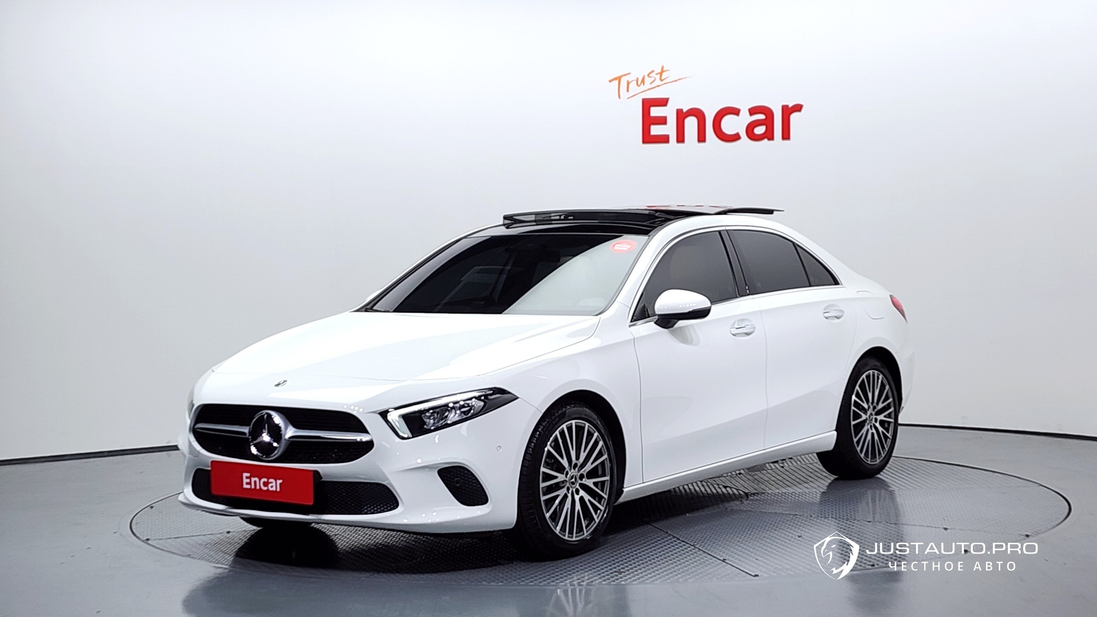 Автомобиль Mercedes-Benz A-Class