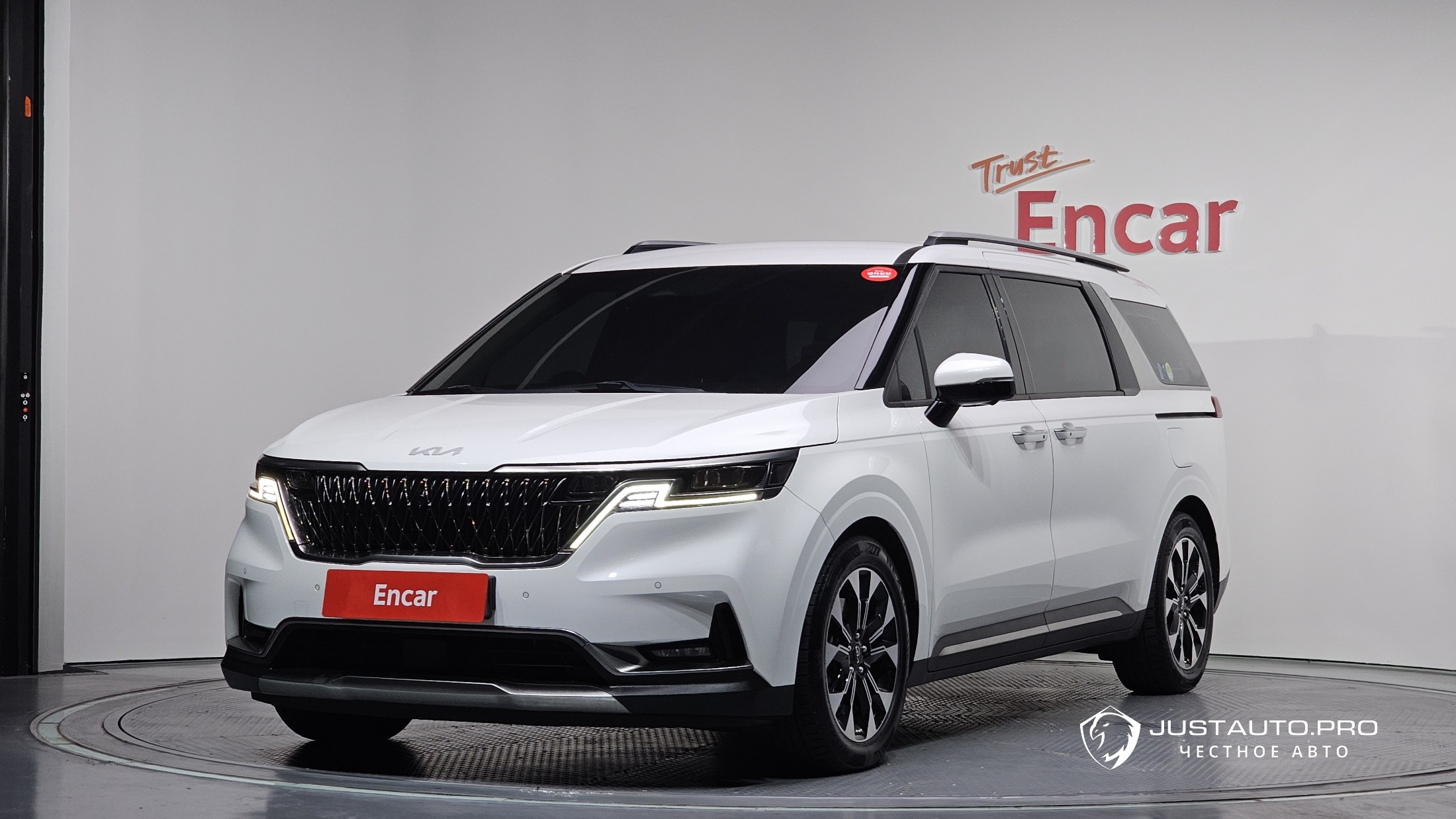 Автомобиль Kia Canival