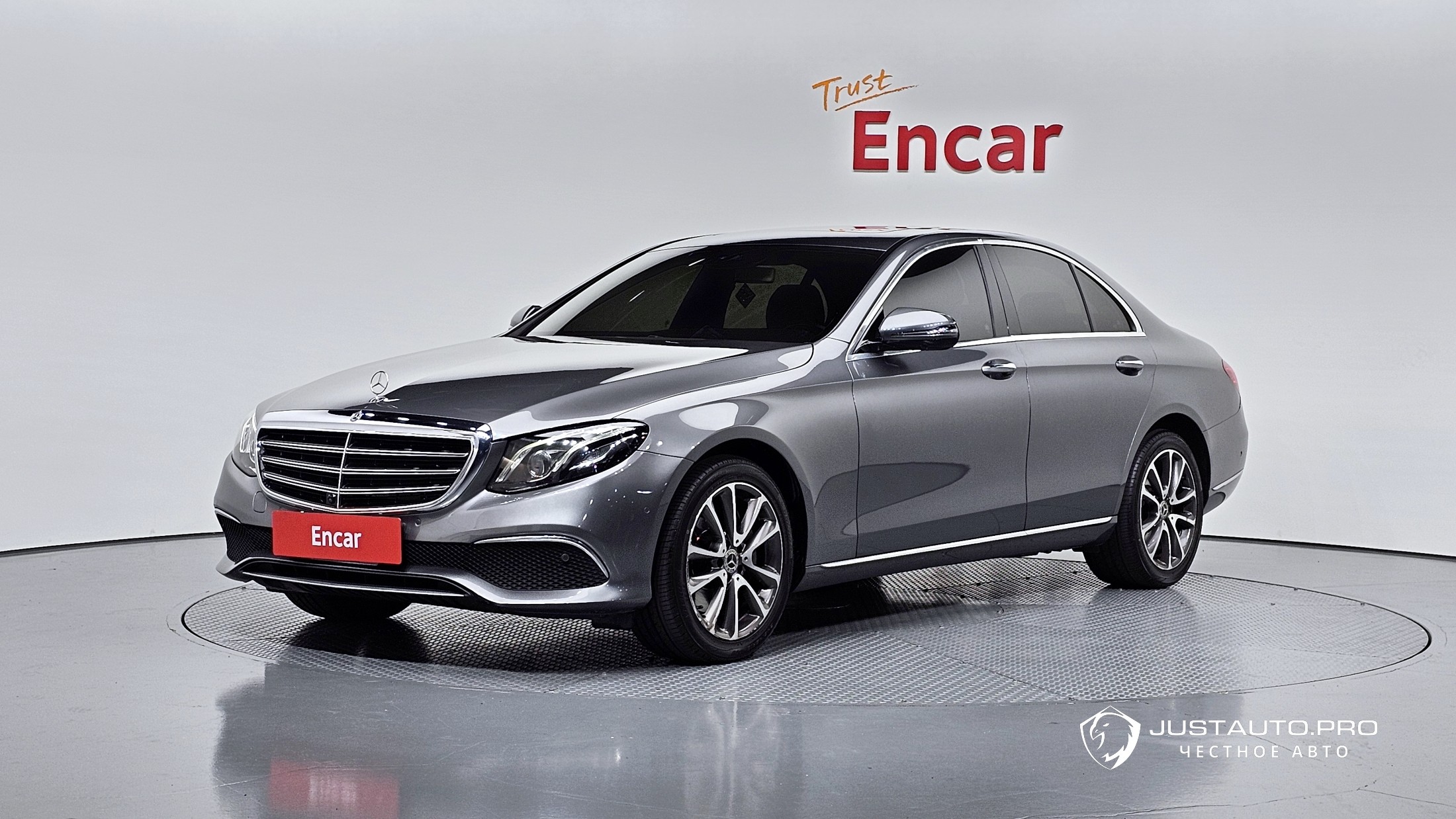 Автомобиль Mercedes-Benz E-Class