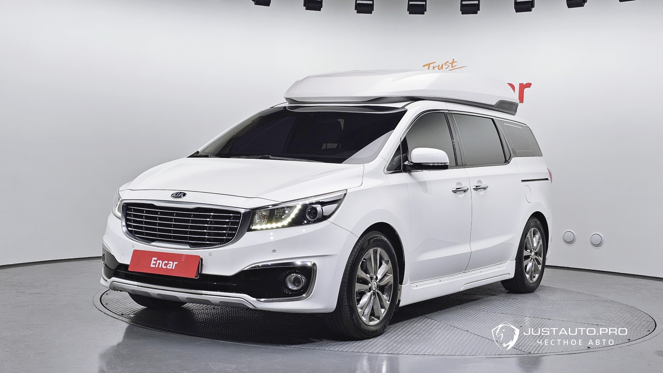 Автомобиль Kia Canival