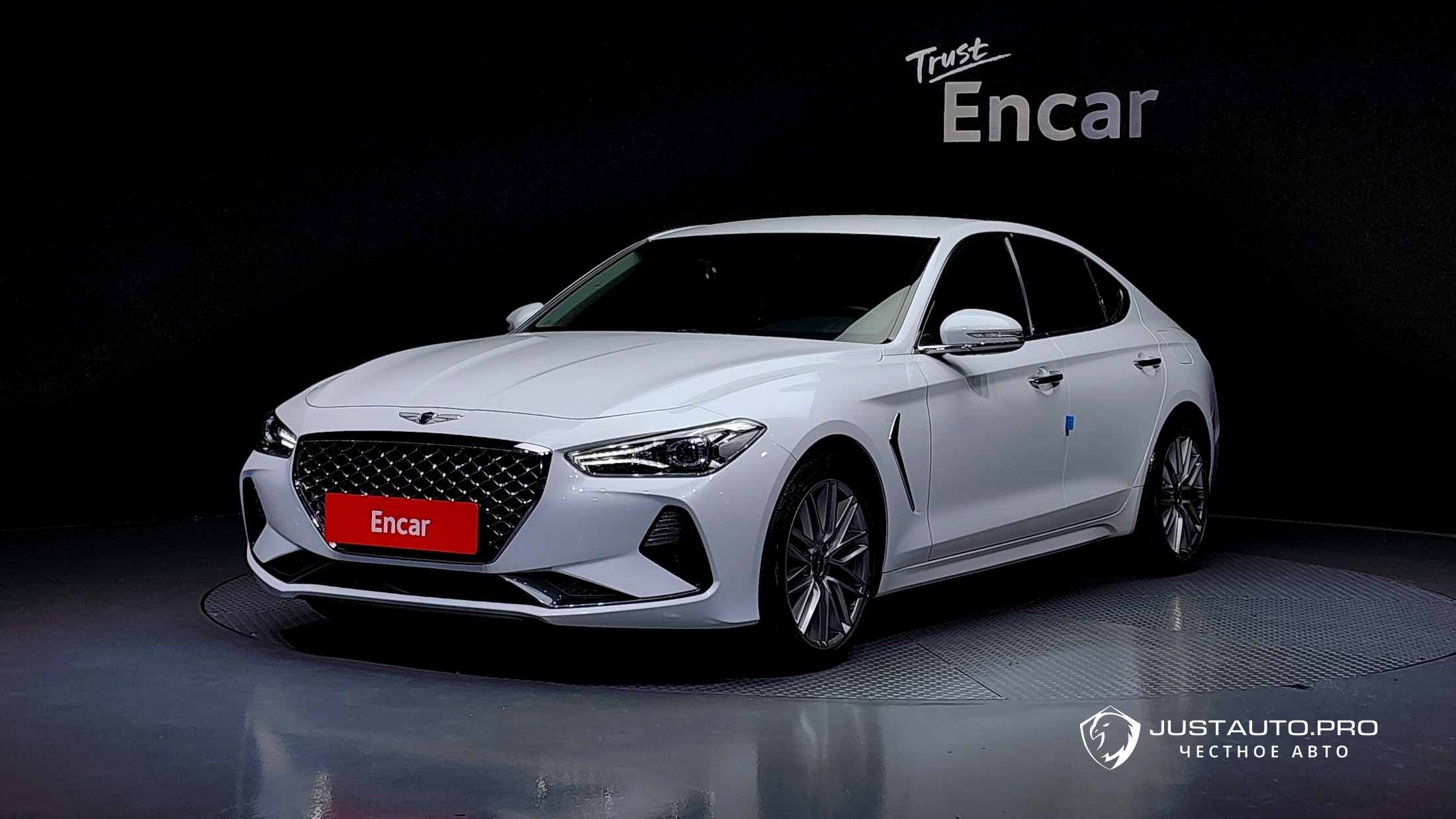 Автомобиль Genesis G70