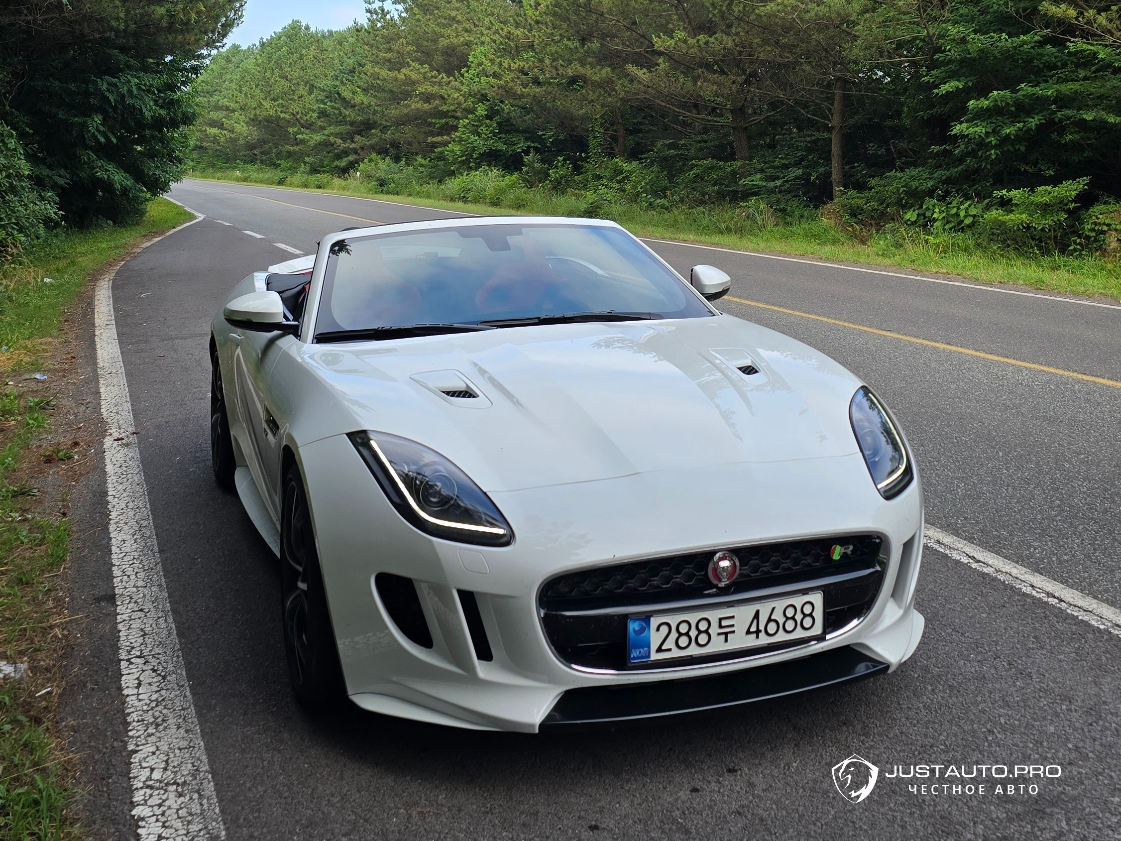 Автомобиль Jaguar F-TYPE