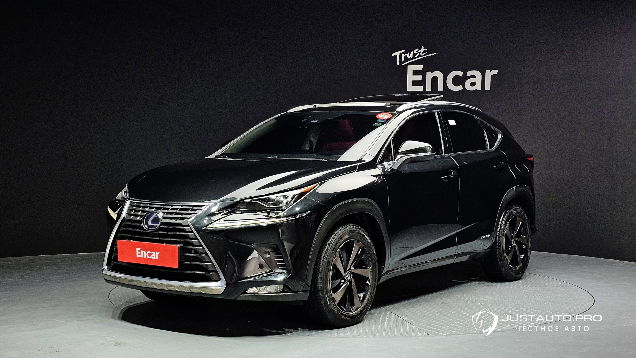 Автомобиль Lexus NX